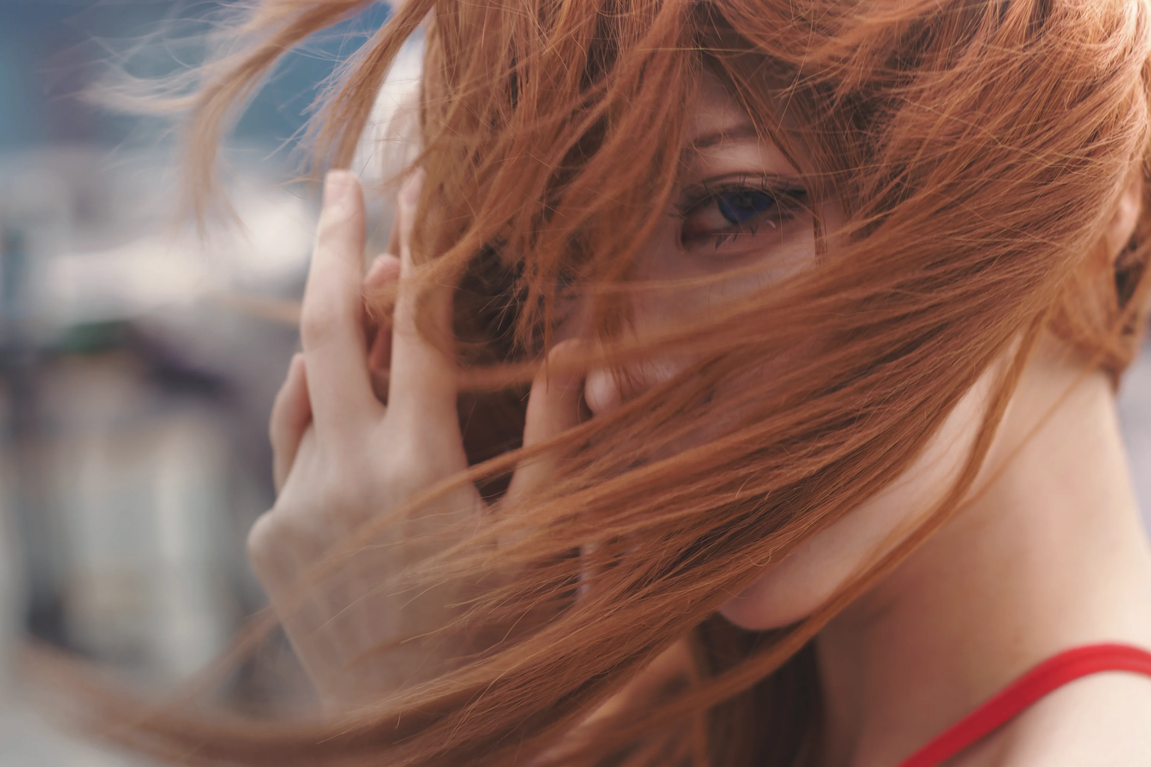 [Asuka Cosplay] Red-Haired Girl and Blue Eyes in the Strong Rooftop Wind - Image 1