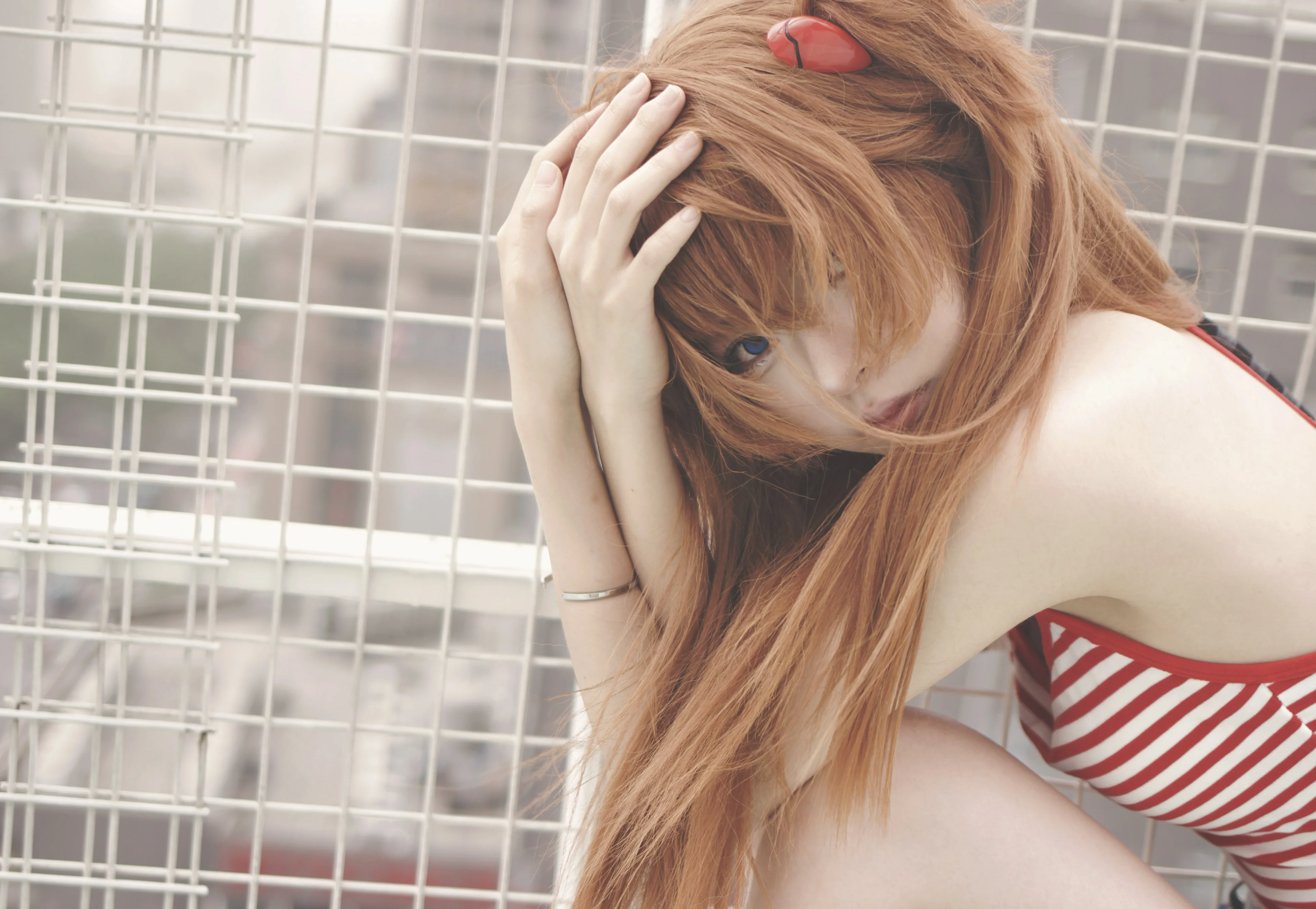 [Asuka Cosplay] Red-Haired Girl and Blue Eyes in the Strong Rooftop Wind - Image 4