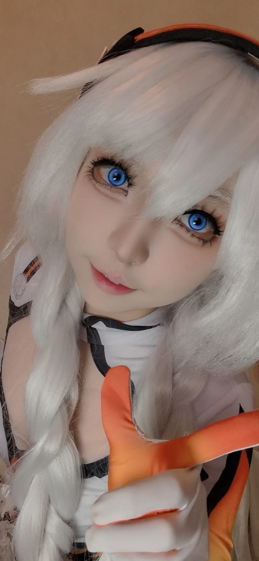 【琪亚娜卡斯兰娜cos】崩坏3，白色与橙色交织的活力日常 - 第 1 张