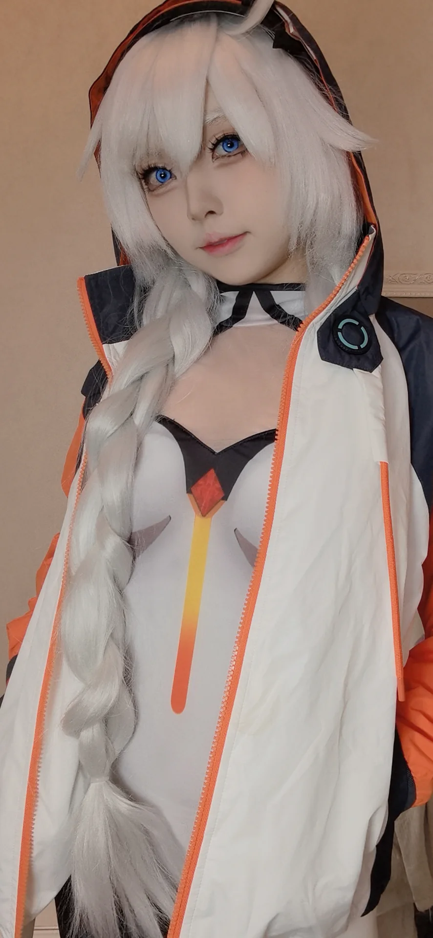 【琪亚娜卡斯兰娜cos】崩坏3，白色与橙色交织的活力日常 - 第 3 张
