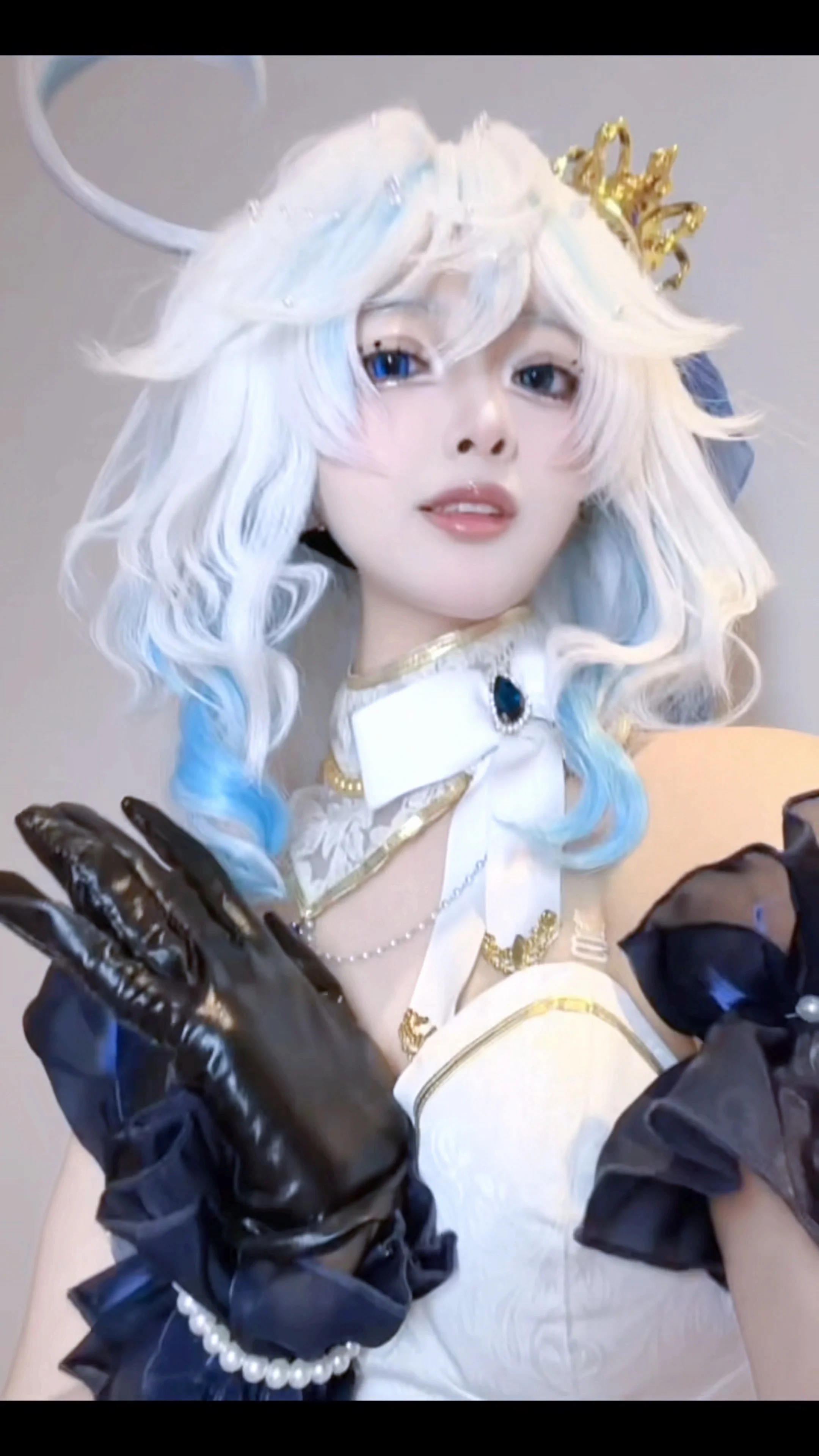 【芙宁娜cos】原神水神降临 黑白反差的华丽记录 - 第 2 张