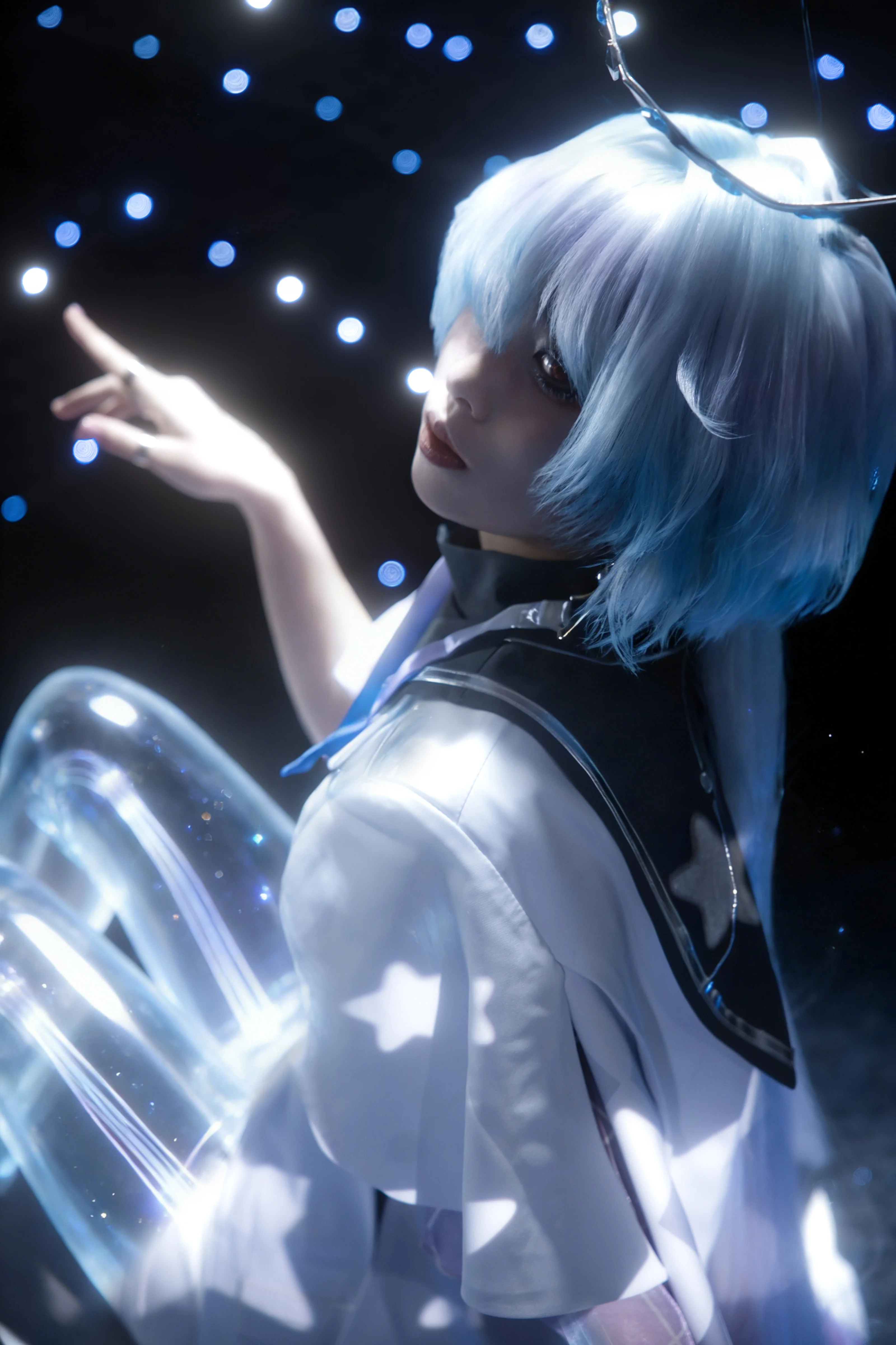【莫宁cos】鸣潮里的那抹星空蓝，分享我的拍摄体验 - 第 9 张