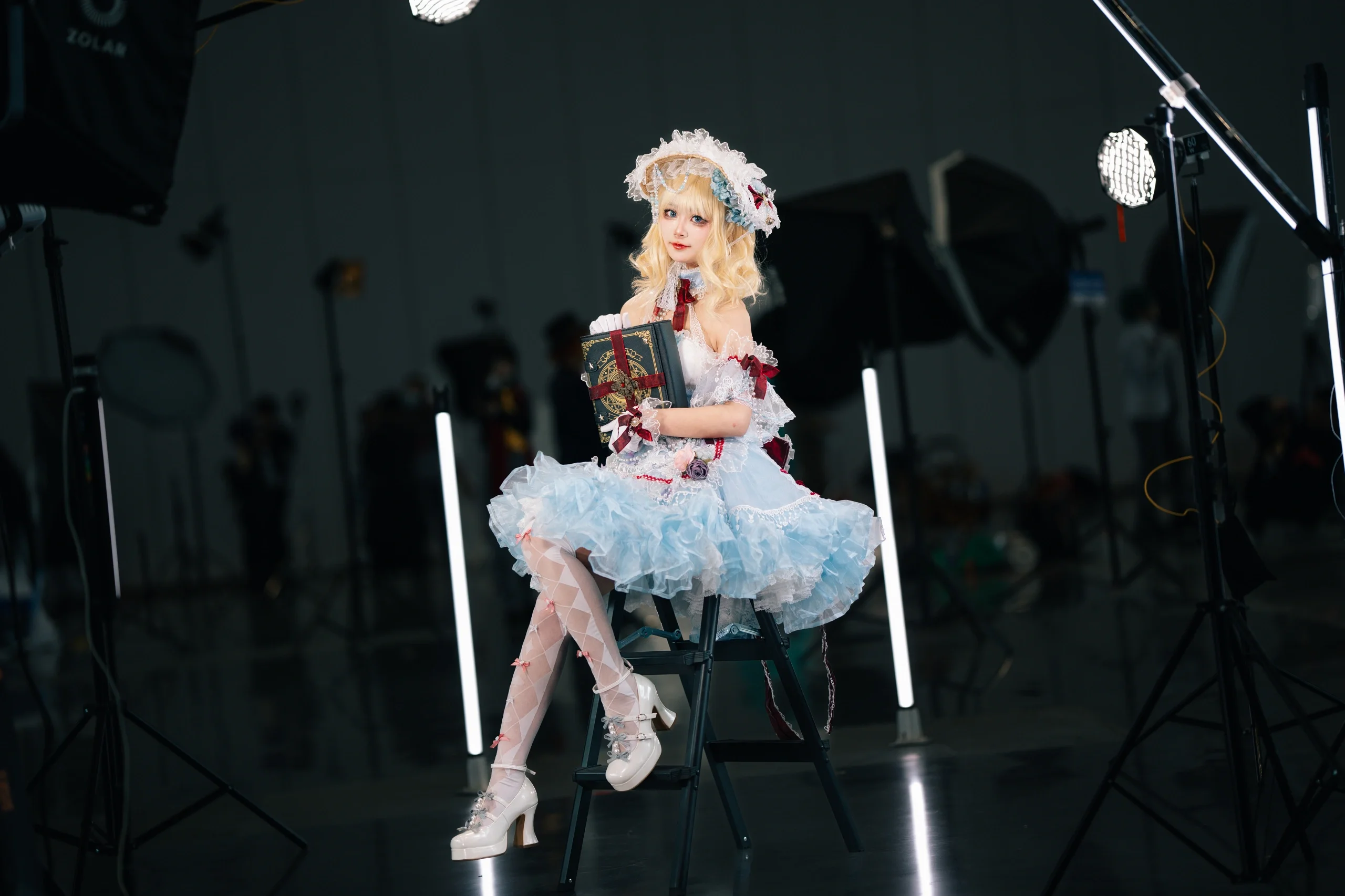 【爱丽丝玛格特罗伊德cos】东方Project，光影间定格人偶般的魔法少女 - 第 9 张