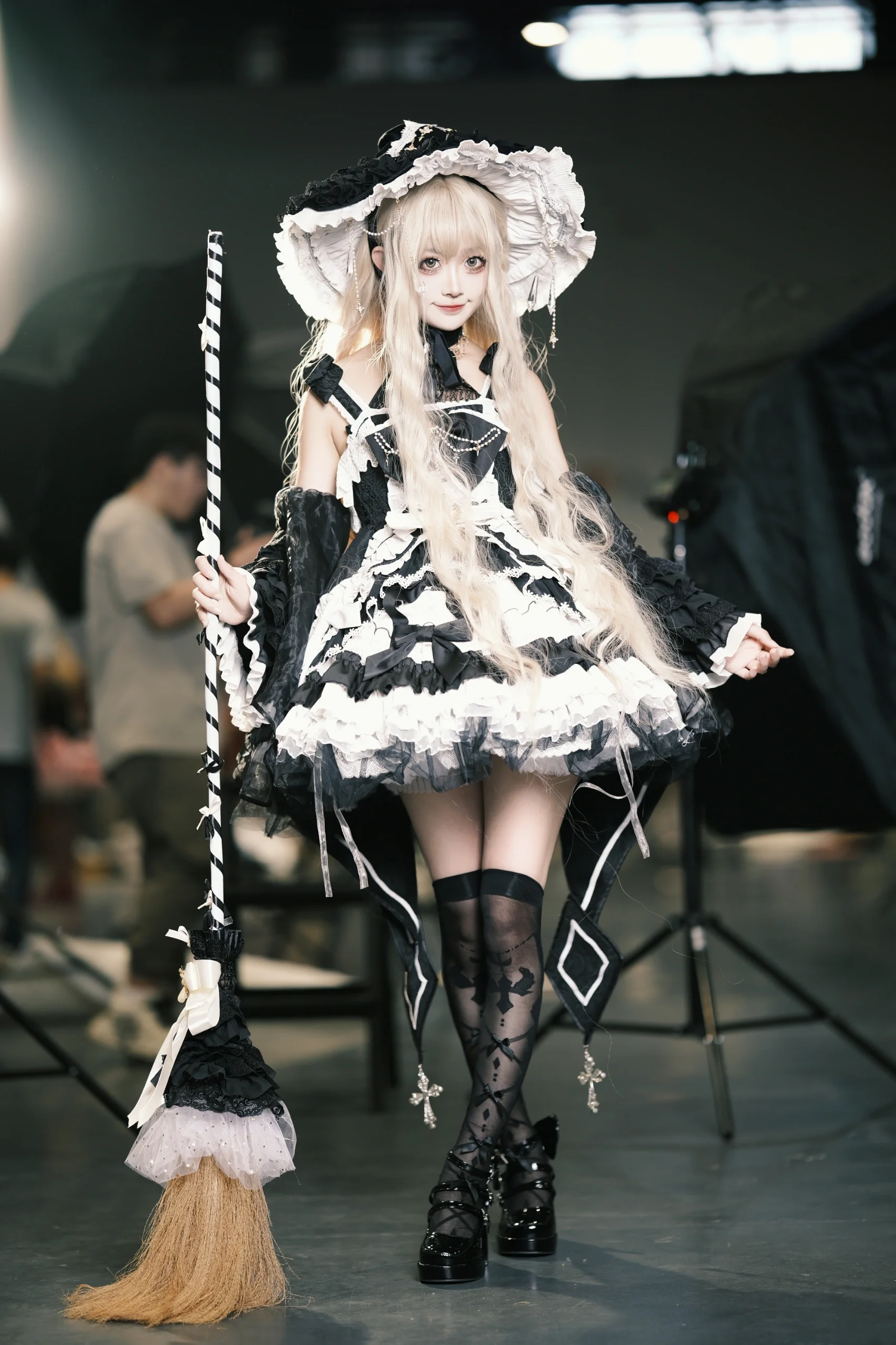 【魔理沙cos】拿着扫帚起飞，东方Project漫展场照记录 - 第 5 张