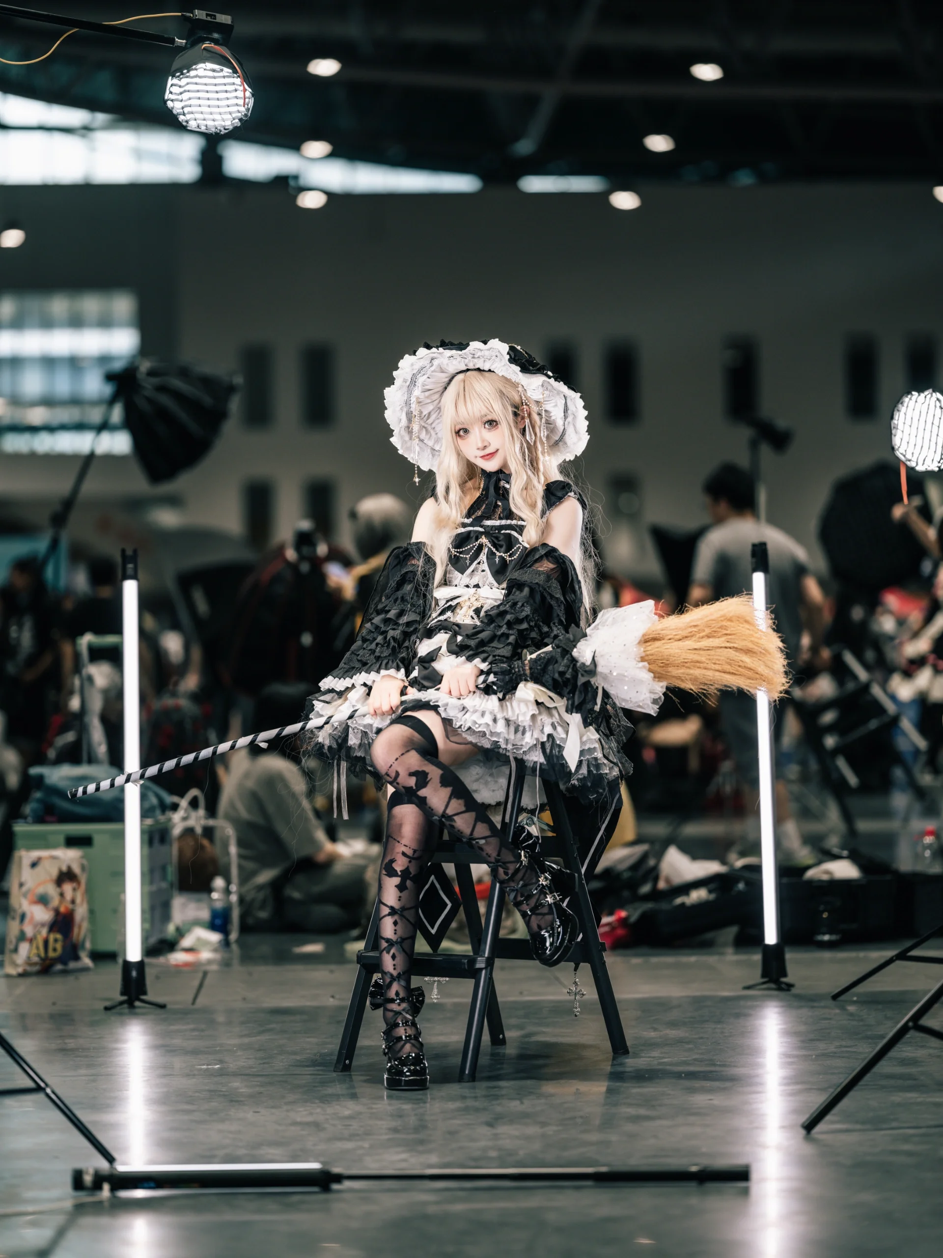 【暴食の魔女グラニコスプレ】アニメイベント撮影における小魔女ポーズ参考 - 13 枚目