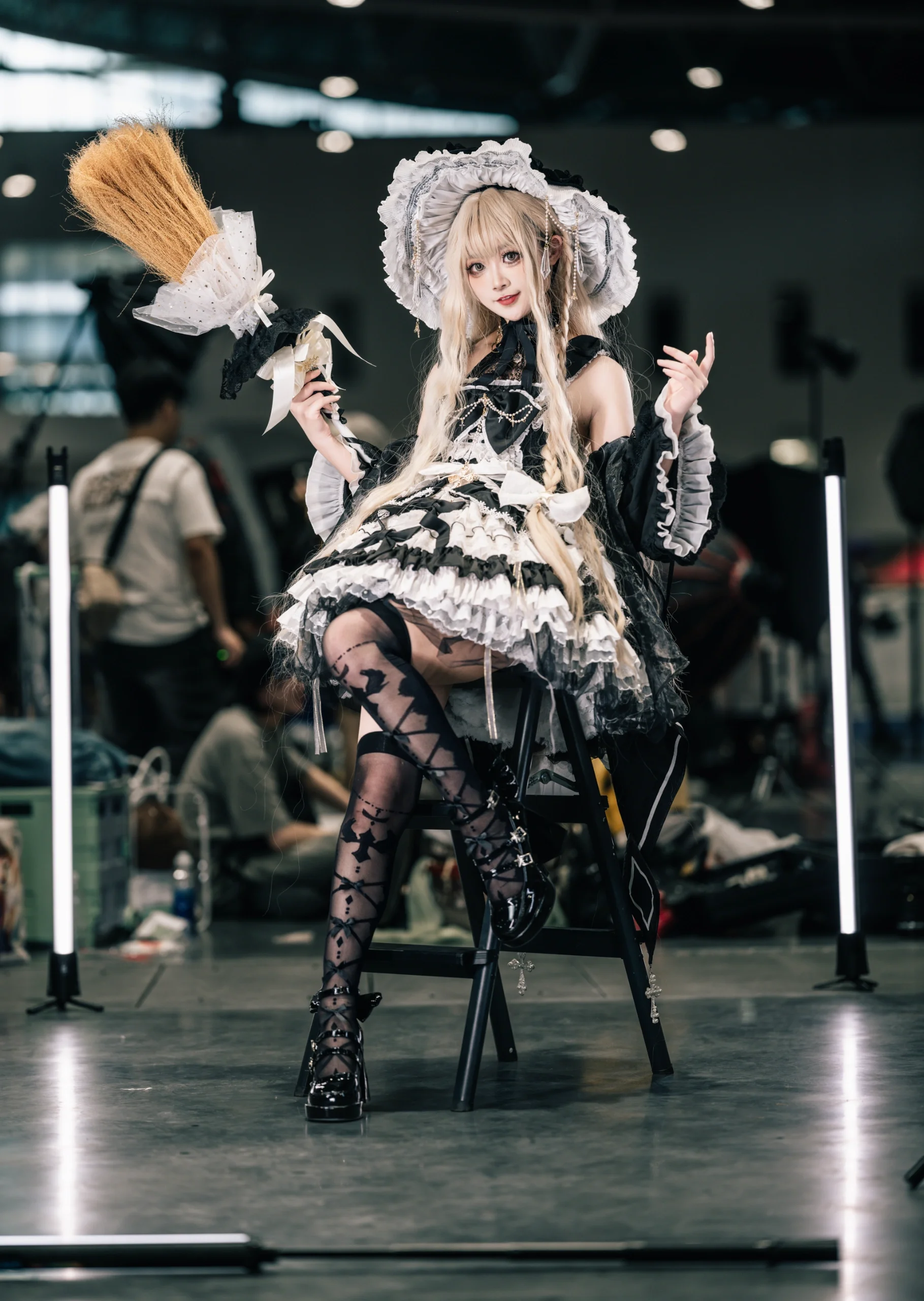 【暴食の魔女グラニコスプレ】アニメイベント撮影における小魔女ポーズ参考 - 15 枚目