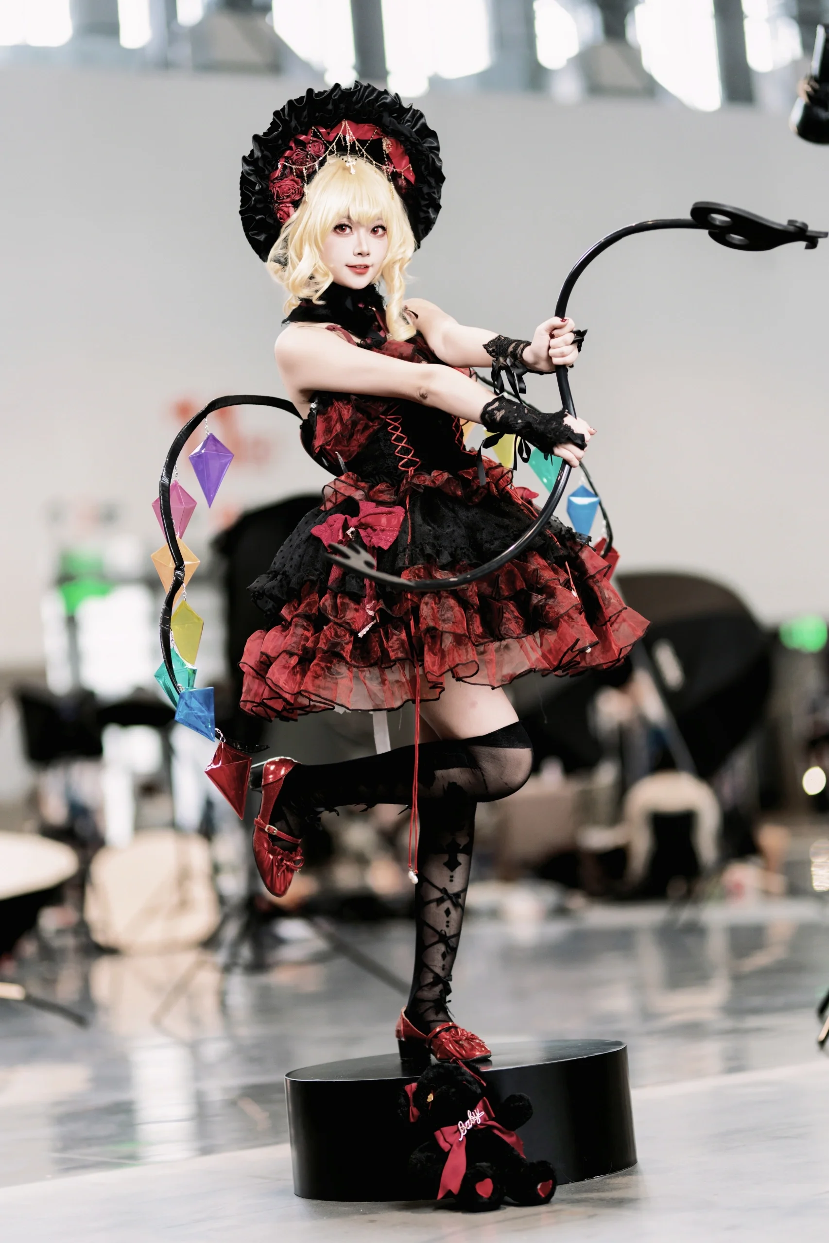 【芙兰朵露cos】东方Project里的红黑哥特少女，漫展实拍分享 - 第 2 张