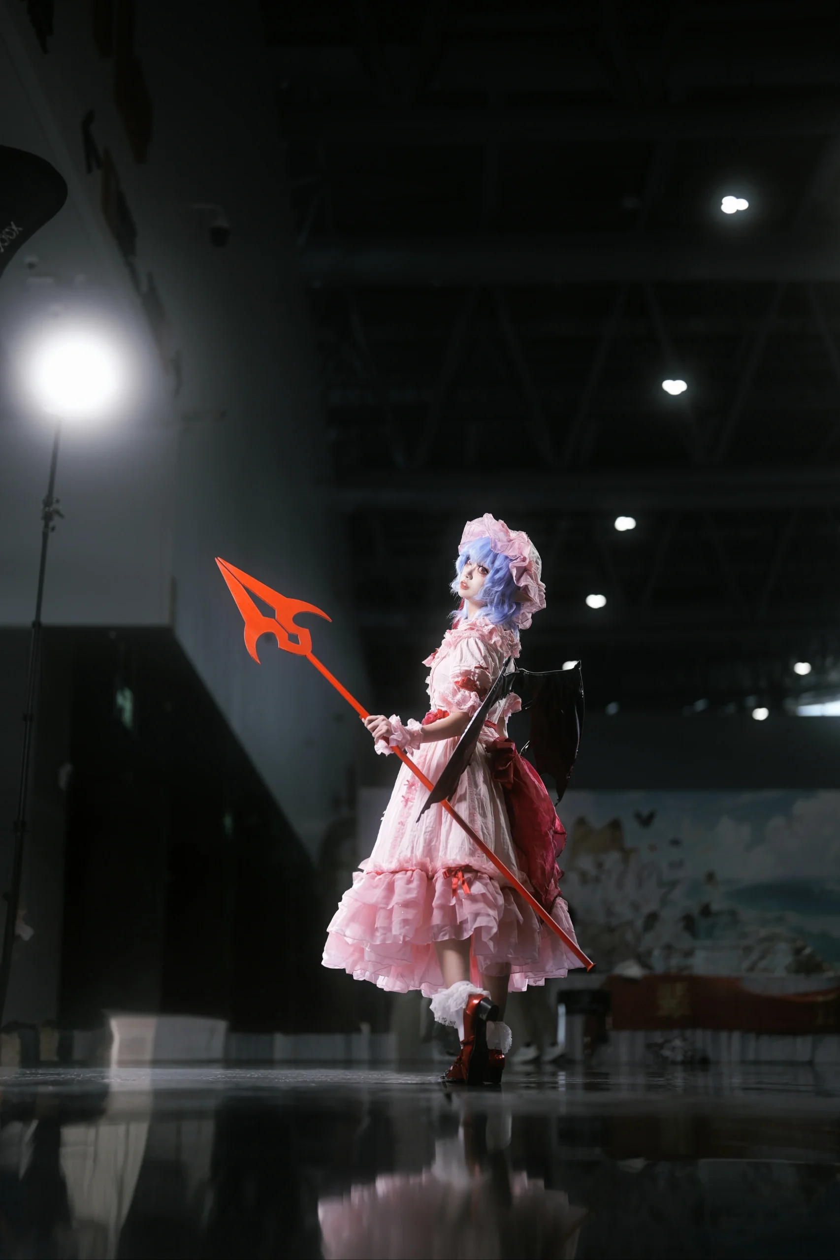 【蕾米莉亚cos】东方Project大小姐的漫展实拍与动作分享 - 第 11 张