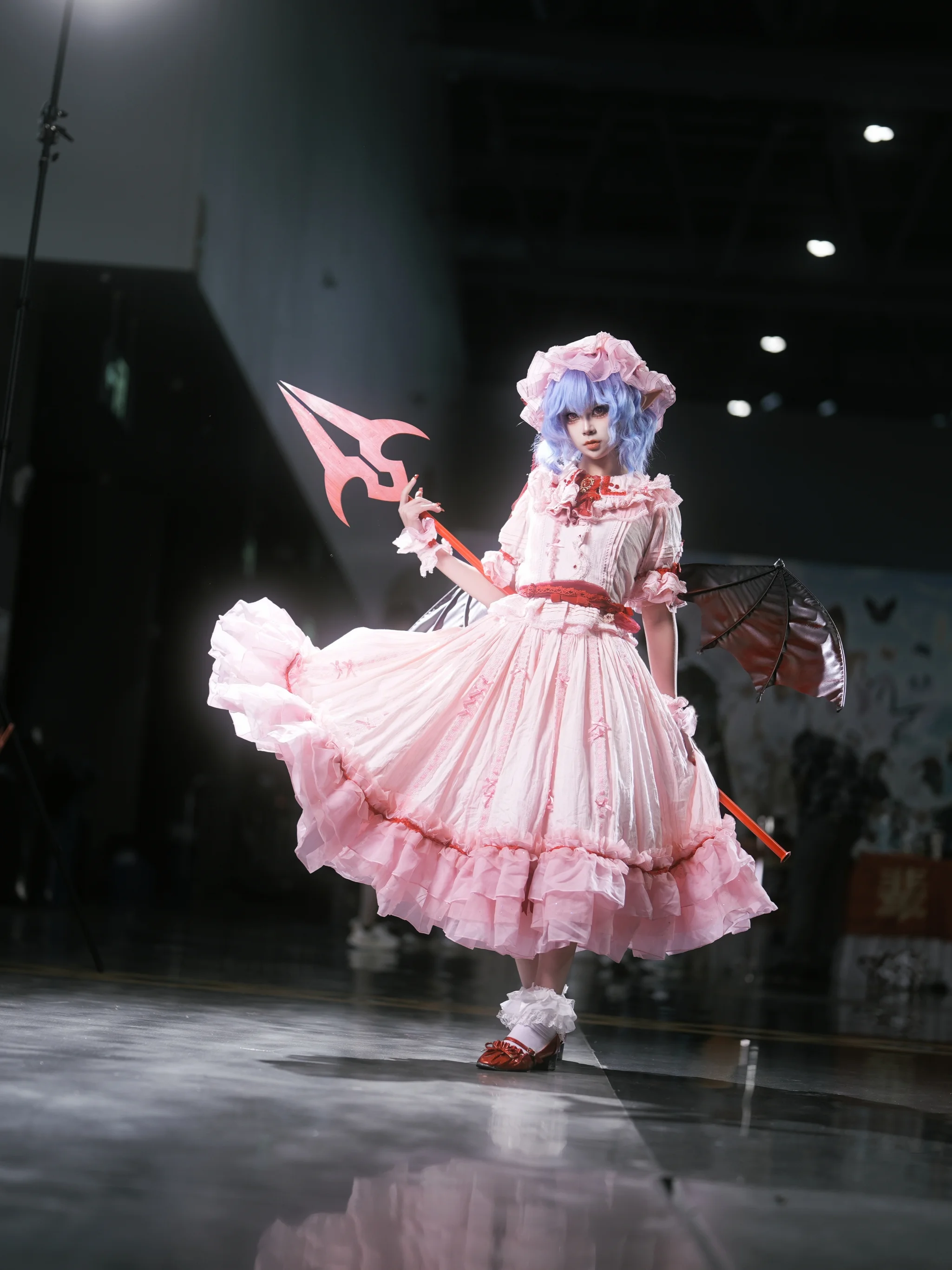 【蕾米莉亚cos】东方Project大小姐的漫展实拍与动作分享 - 第 8 张