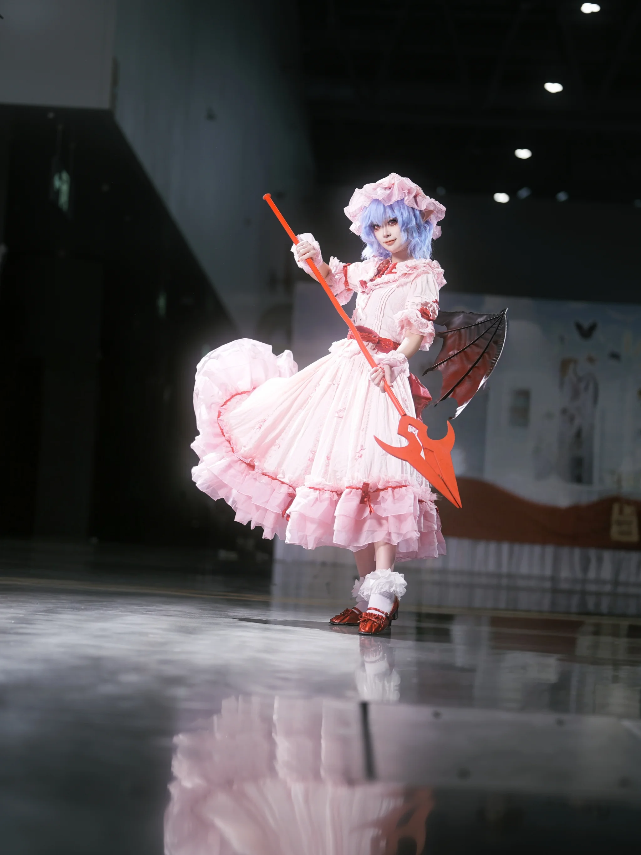 【蕾米莉亚cos】东方Project大小姐的漫展实拍与动作分享 - 第 9 张