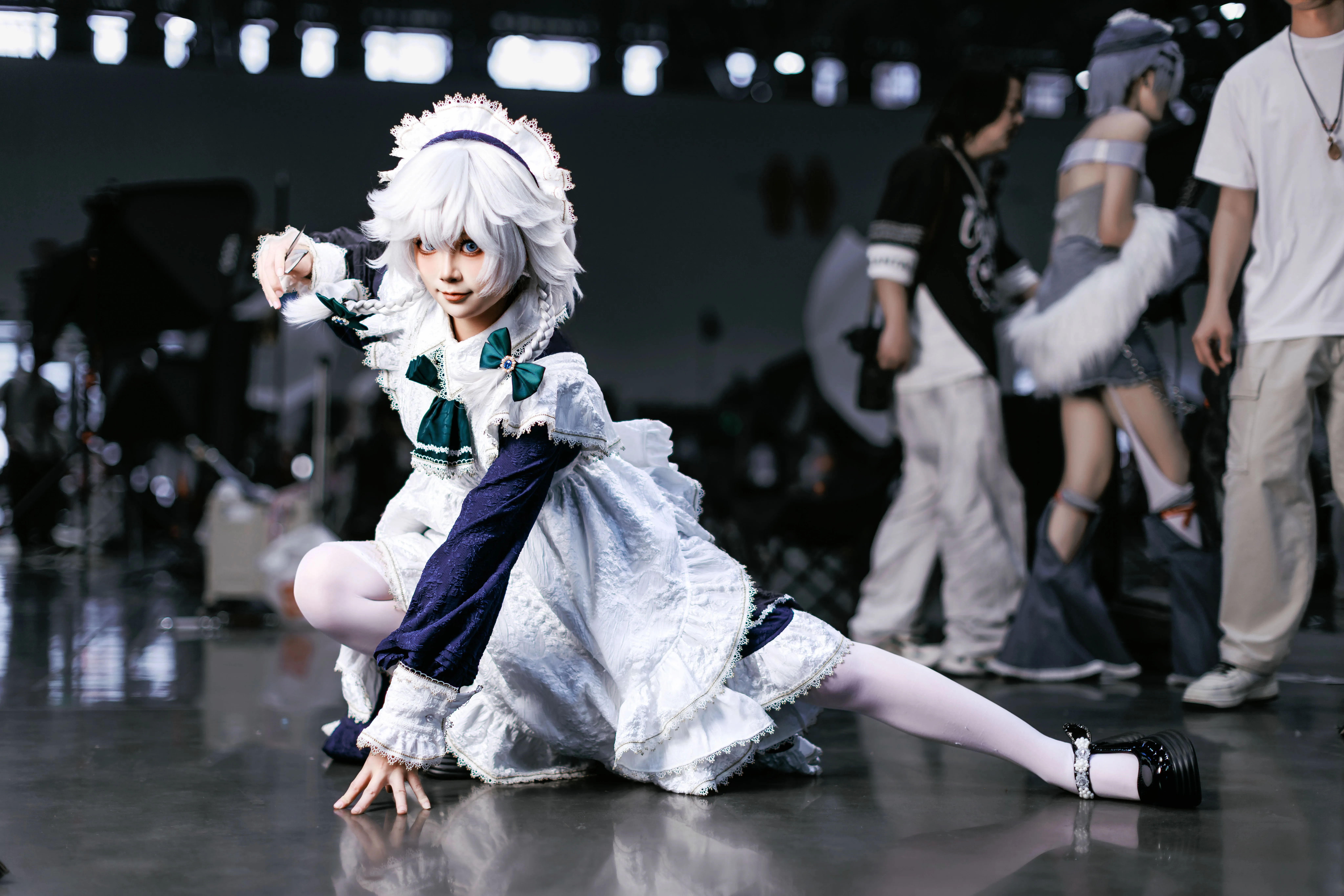 【十六夜咲夜cos】东方Project女仆长，飞刀与裙摆的实战动作解析 - 第 14 张