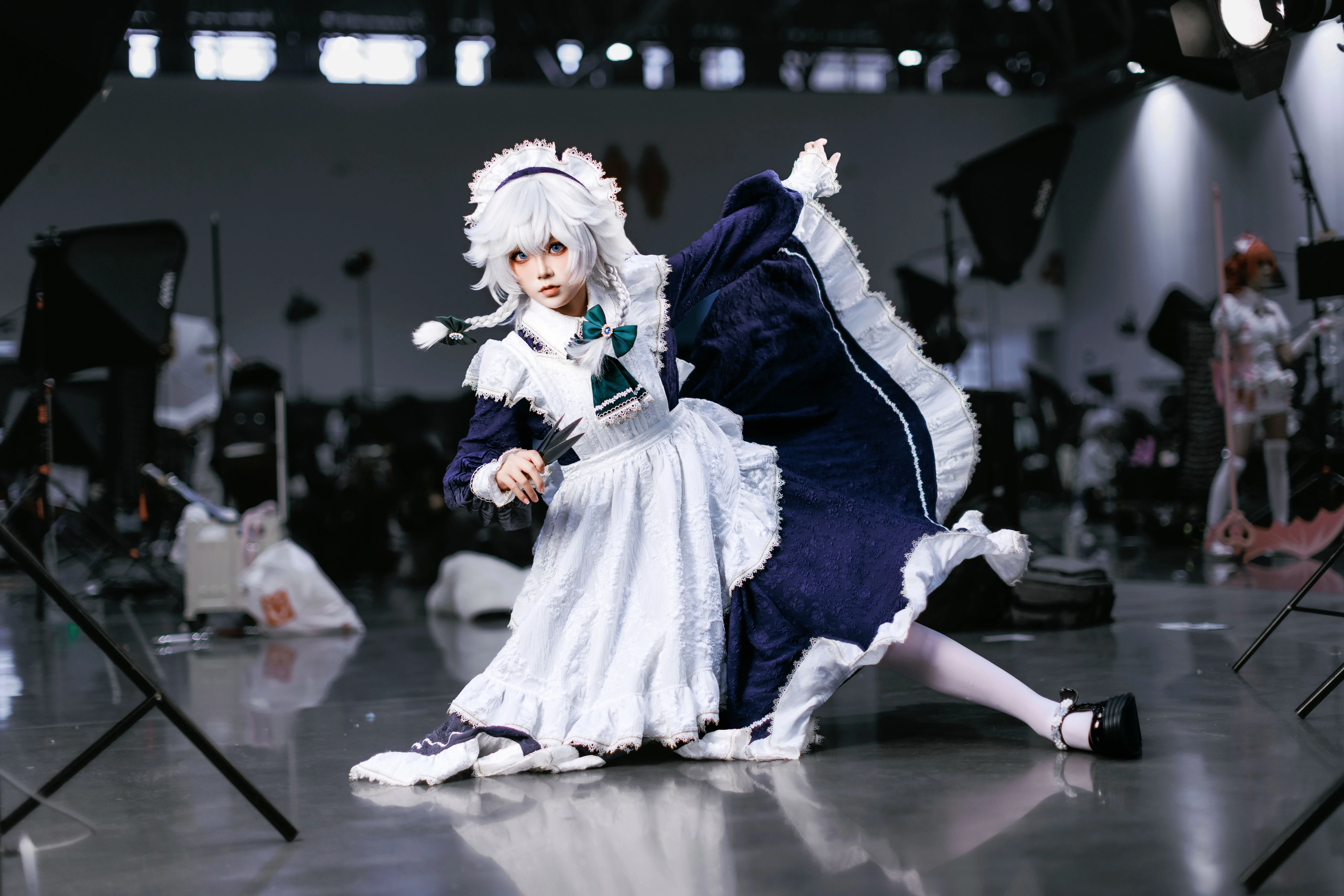 【十六夜咲夜cos】东方Project女仆长，飞刀与裙摆的实战动作解析 - 第 3 张