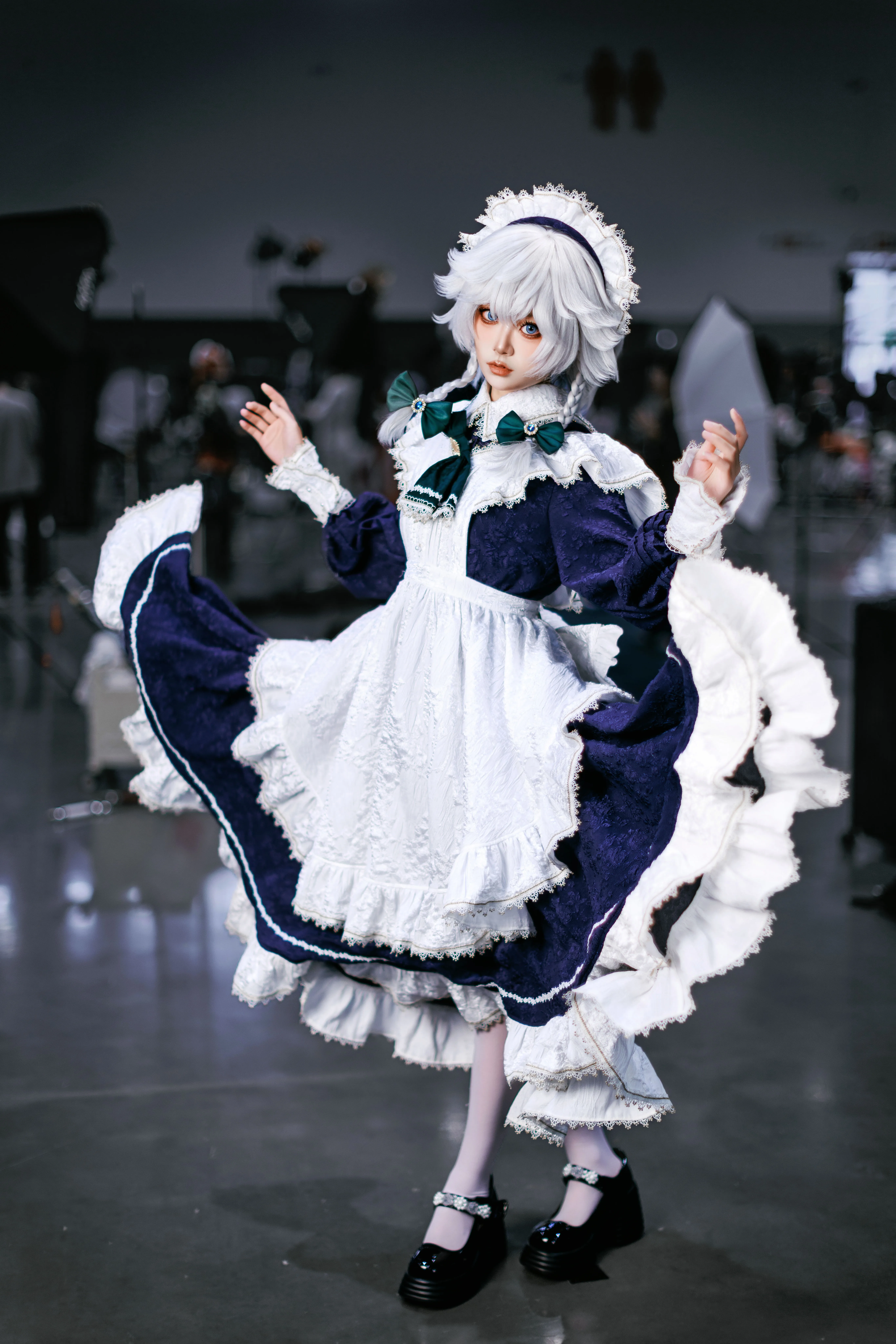 【十六夜咲夜cos】东方Project女仆长，飞刀与裙摆的实战动作解析 - 第 4 张
