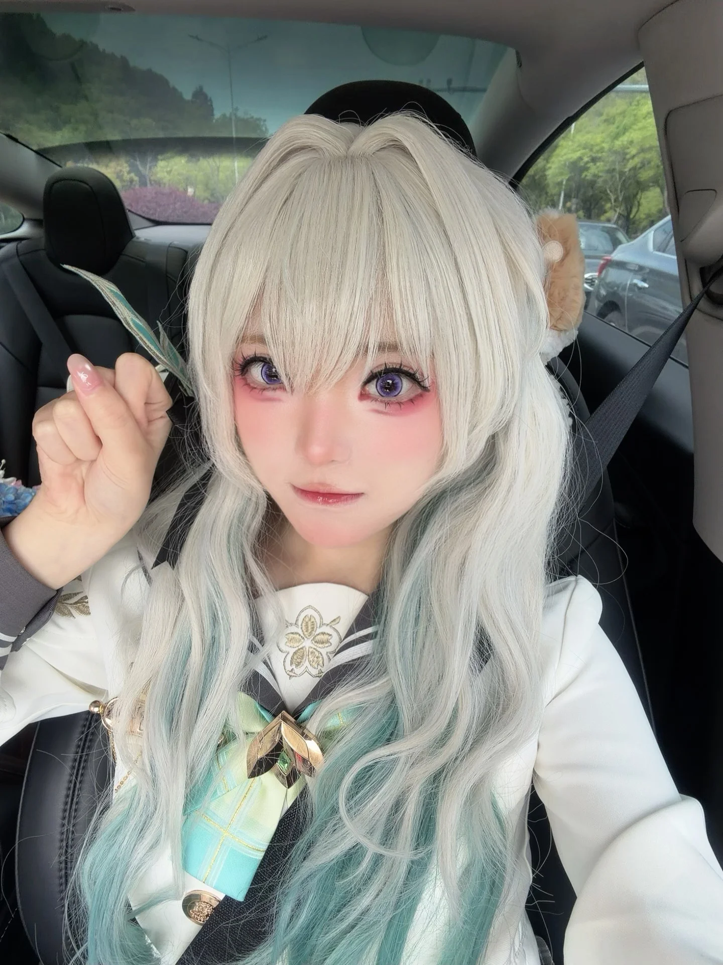 【流螢cos】崩壞星穹鐵道里的銀白少女，車內的光影捕捉 - 第 3 張