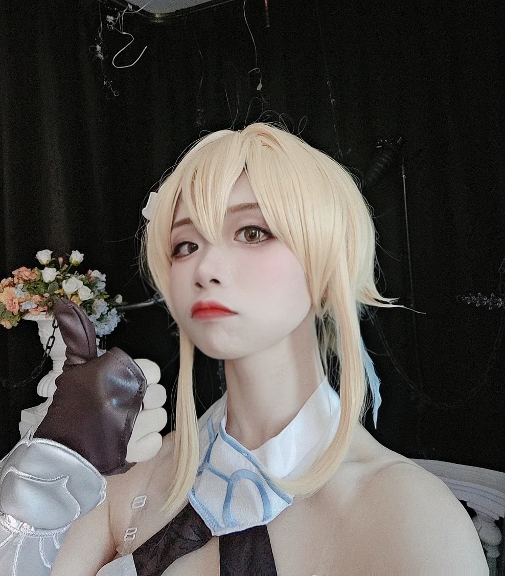 【熒cos】原神金髮白裙，扛大劍也要保持囂張 - 第 2 張