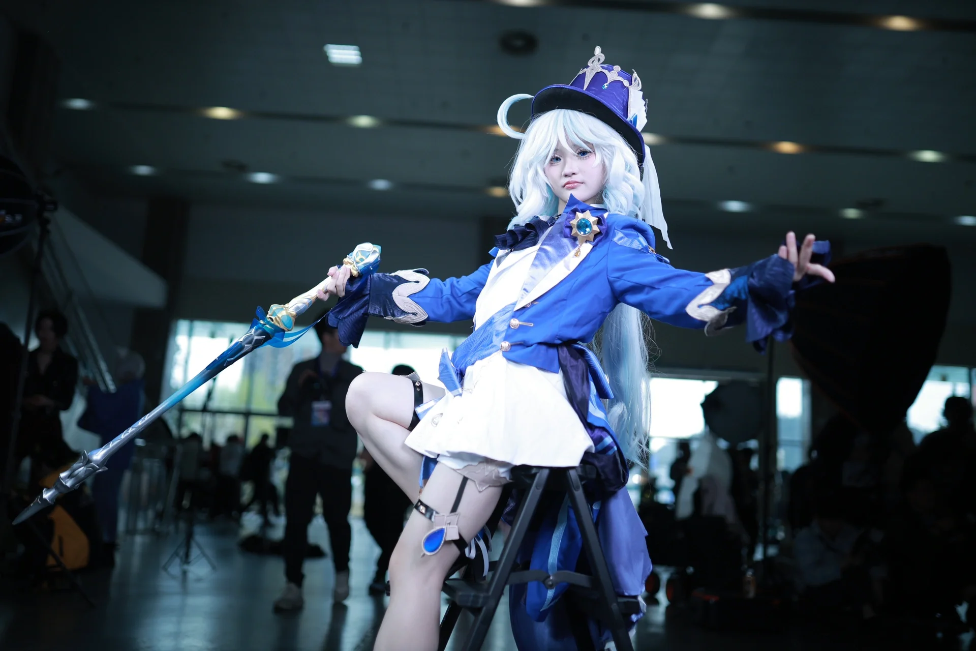 【芙宁娜cos】关于坐姿动作的细节表现与场景融合 - 第 3 张