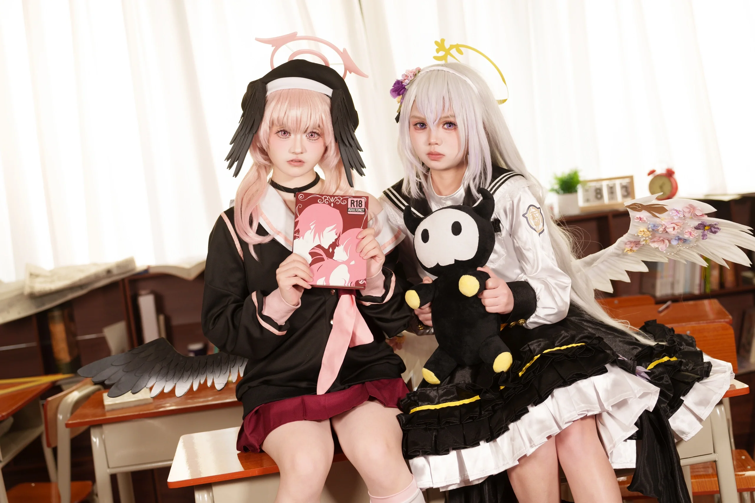 [Shimoe Koharu cosplay] Daily classroom break of Blue Archive's Make-Up Work Club - Image 4