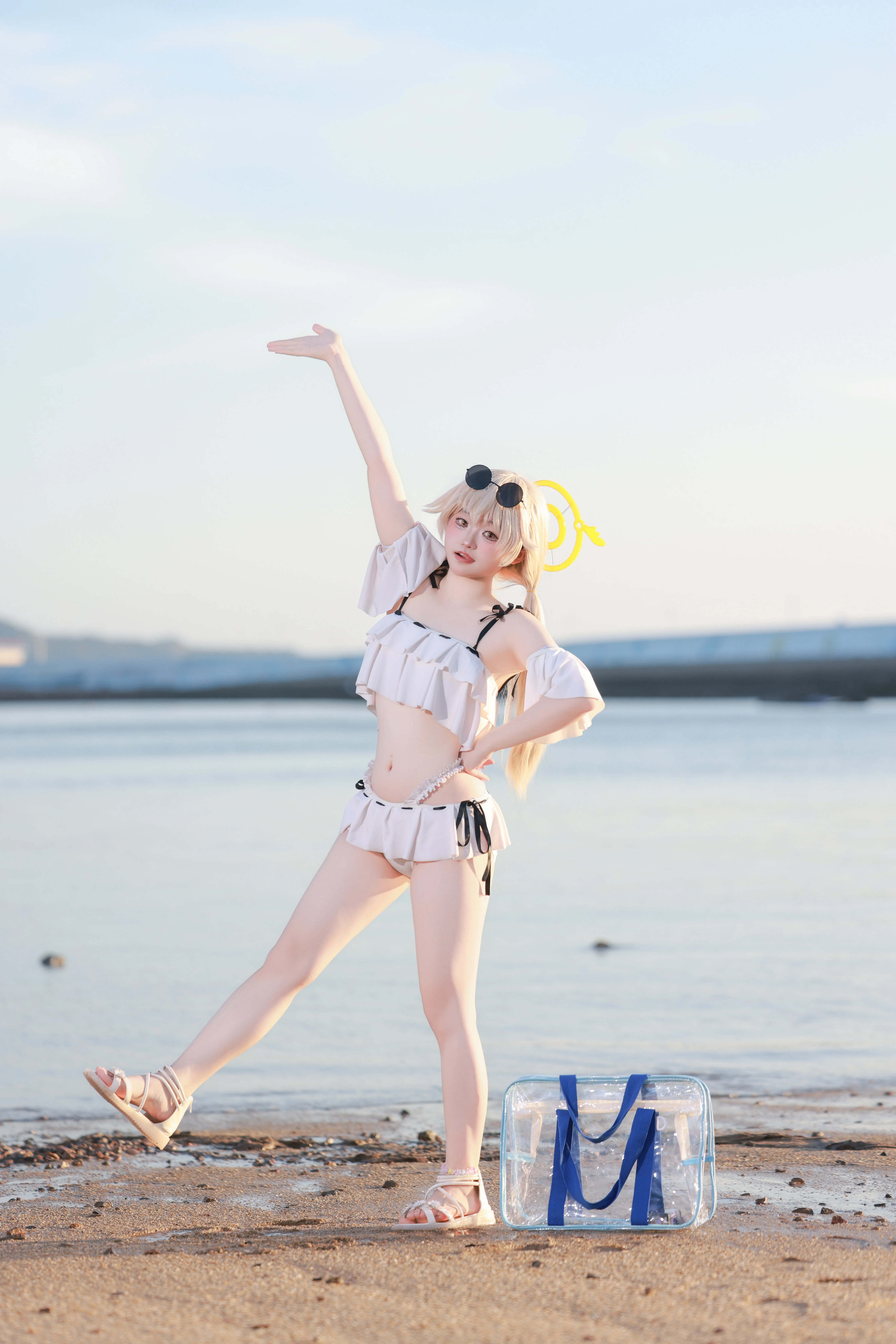 【阿慈谷日富美cos】蔚蓝档案夏日海滩拍摄记录 - 第 1 张
