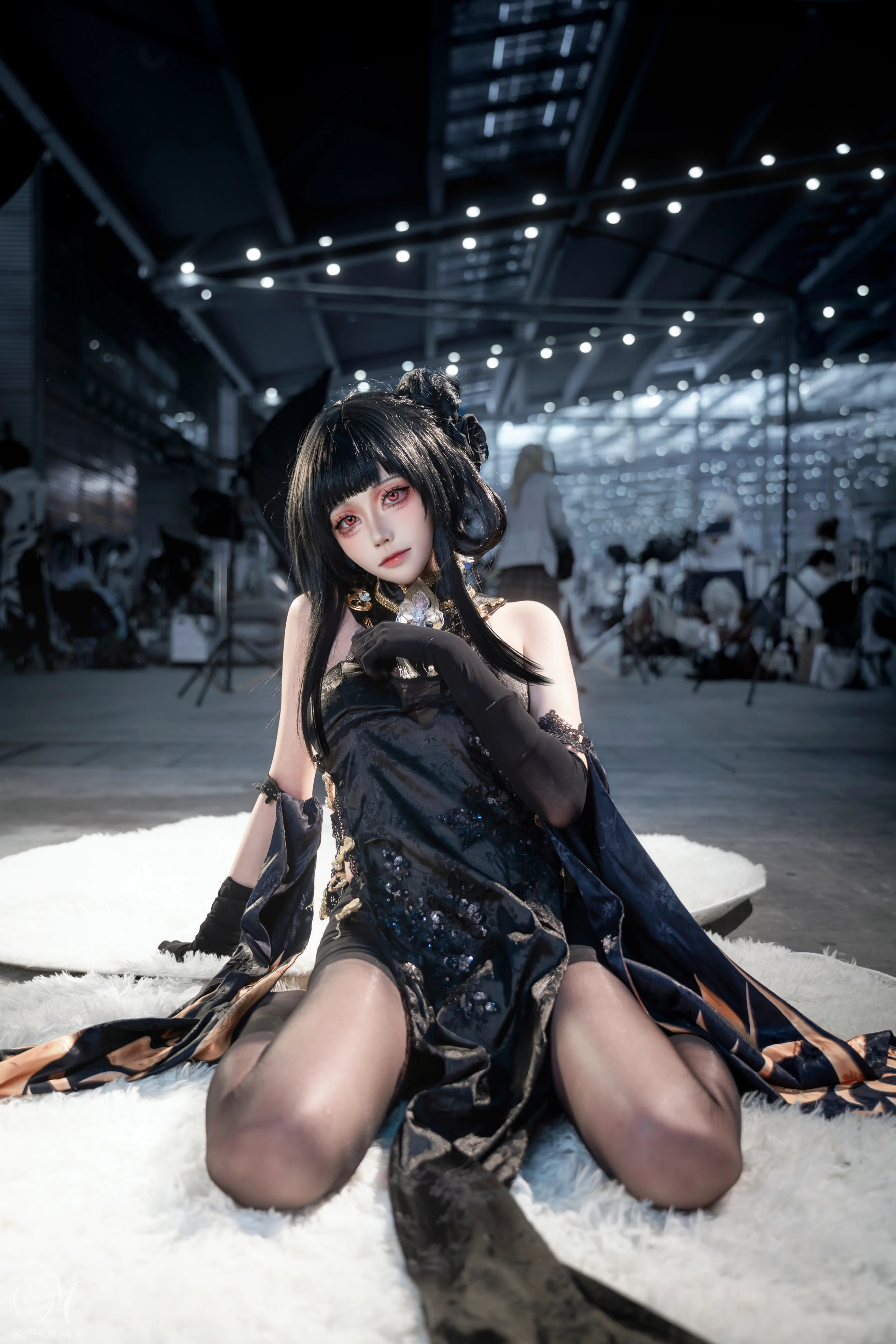 【Zhen Hai cosplay】Elegance and Depth in Azur Lane: Frozen in Anime Convention Photos - Image 3
