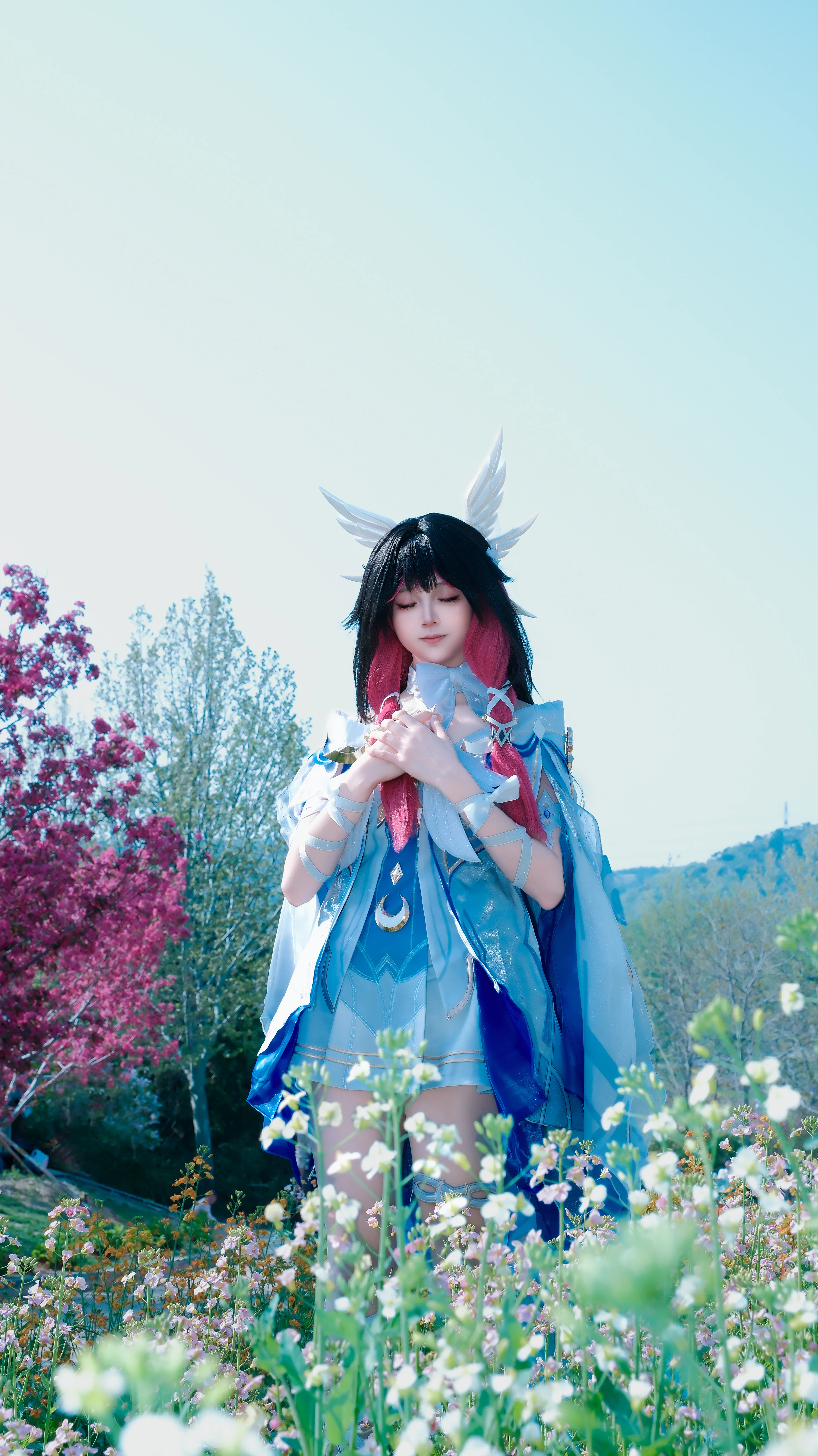 【哥倫比婭cos】花海大景下的藍白色空靈感 - 第 3 張