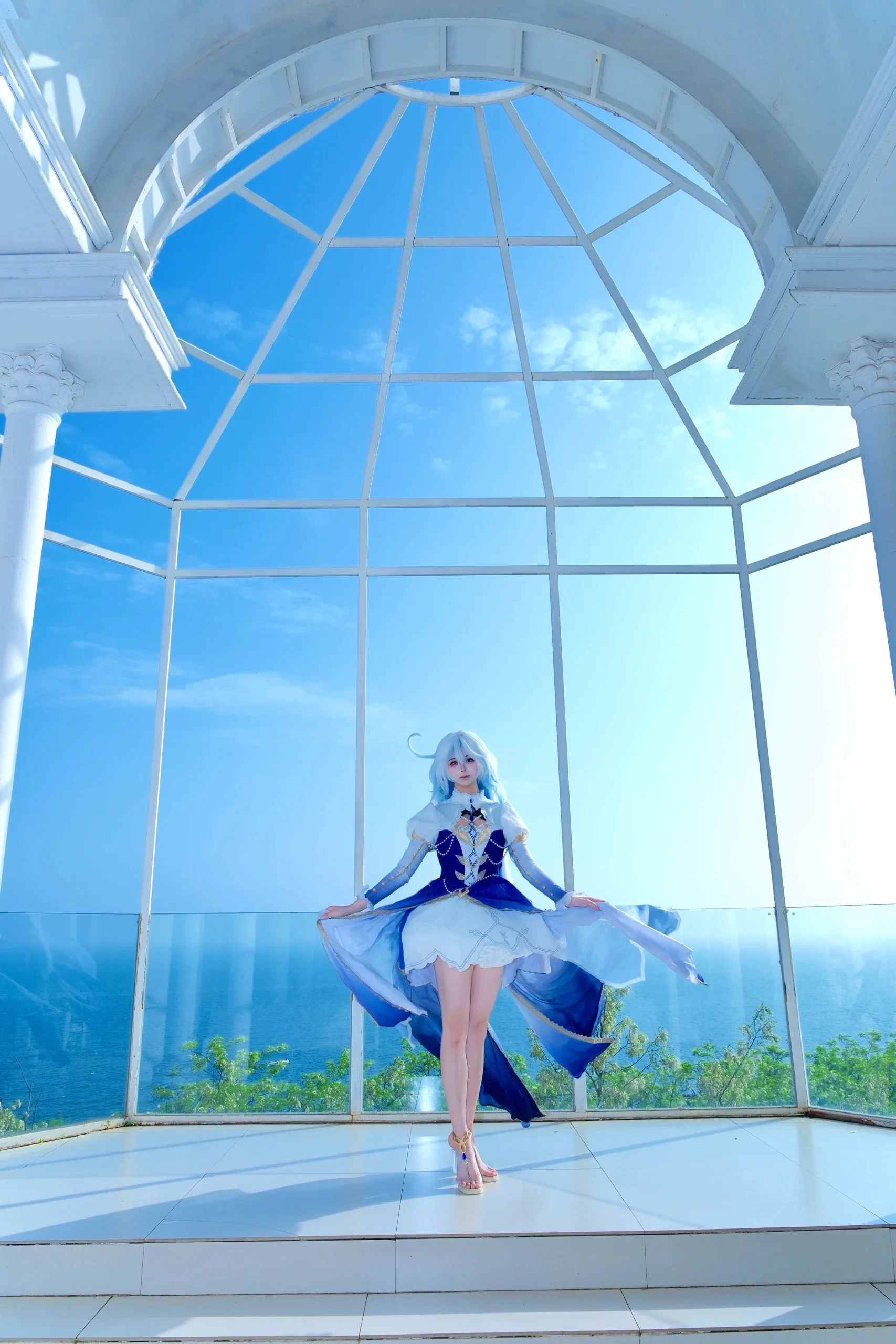 【芙宁娜cos】原神水神在纯白教堂的轻盈瞬间 - 第 2 张