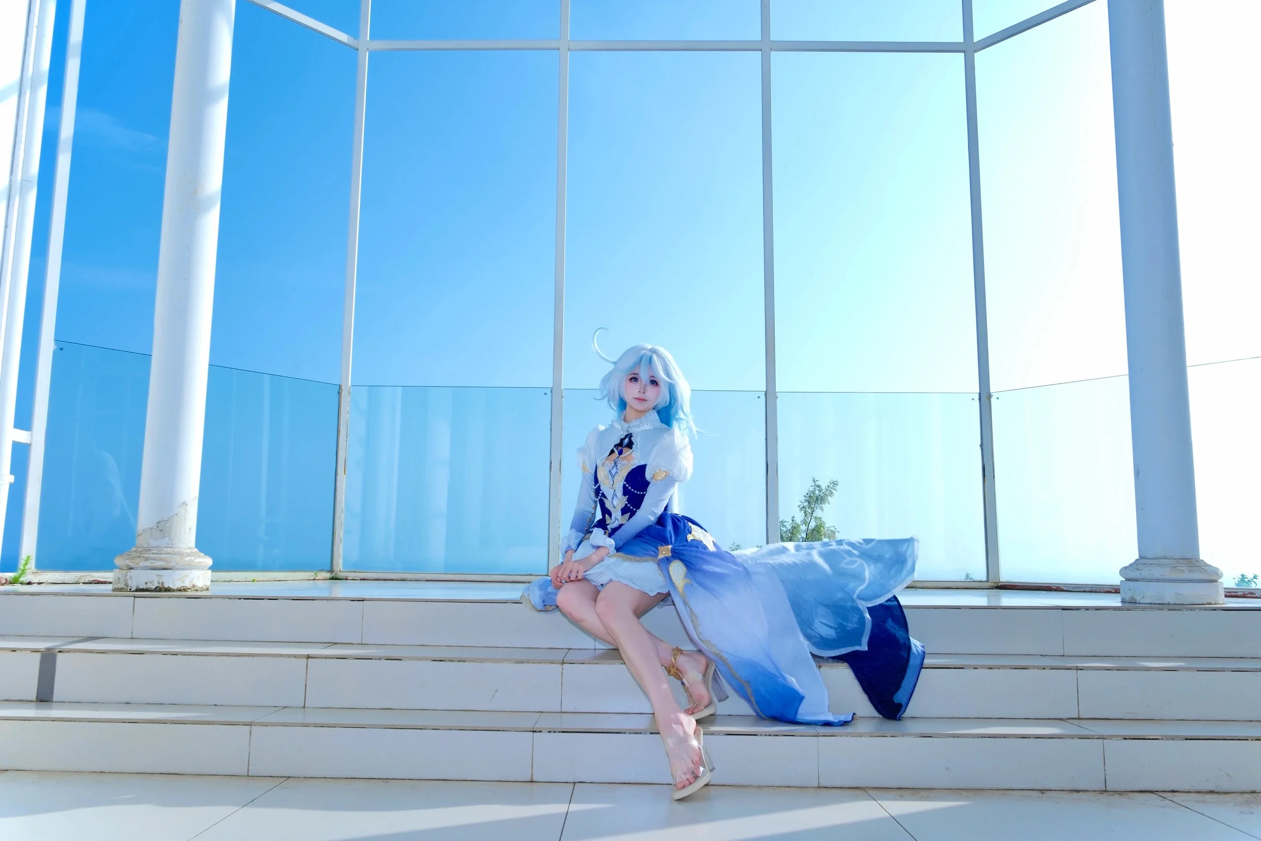 【芙宁娜cos】原神水神在纯白教堂的轻盈瞬间 - 第 4 张