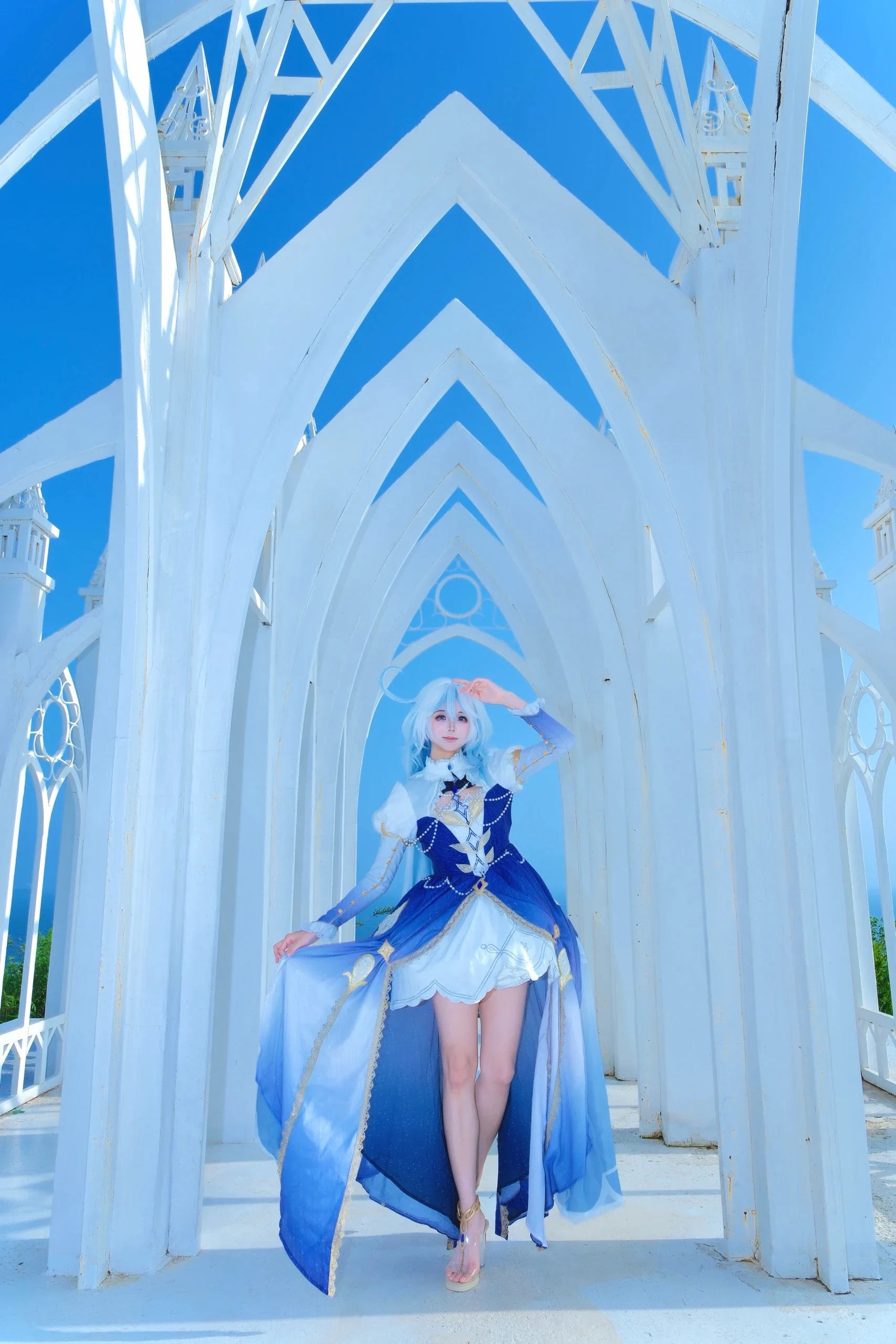 【芙宁娜cos】原神水神在纯白教堂的轻盈瞬间 - 第 7 张