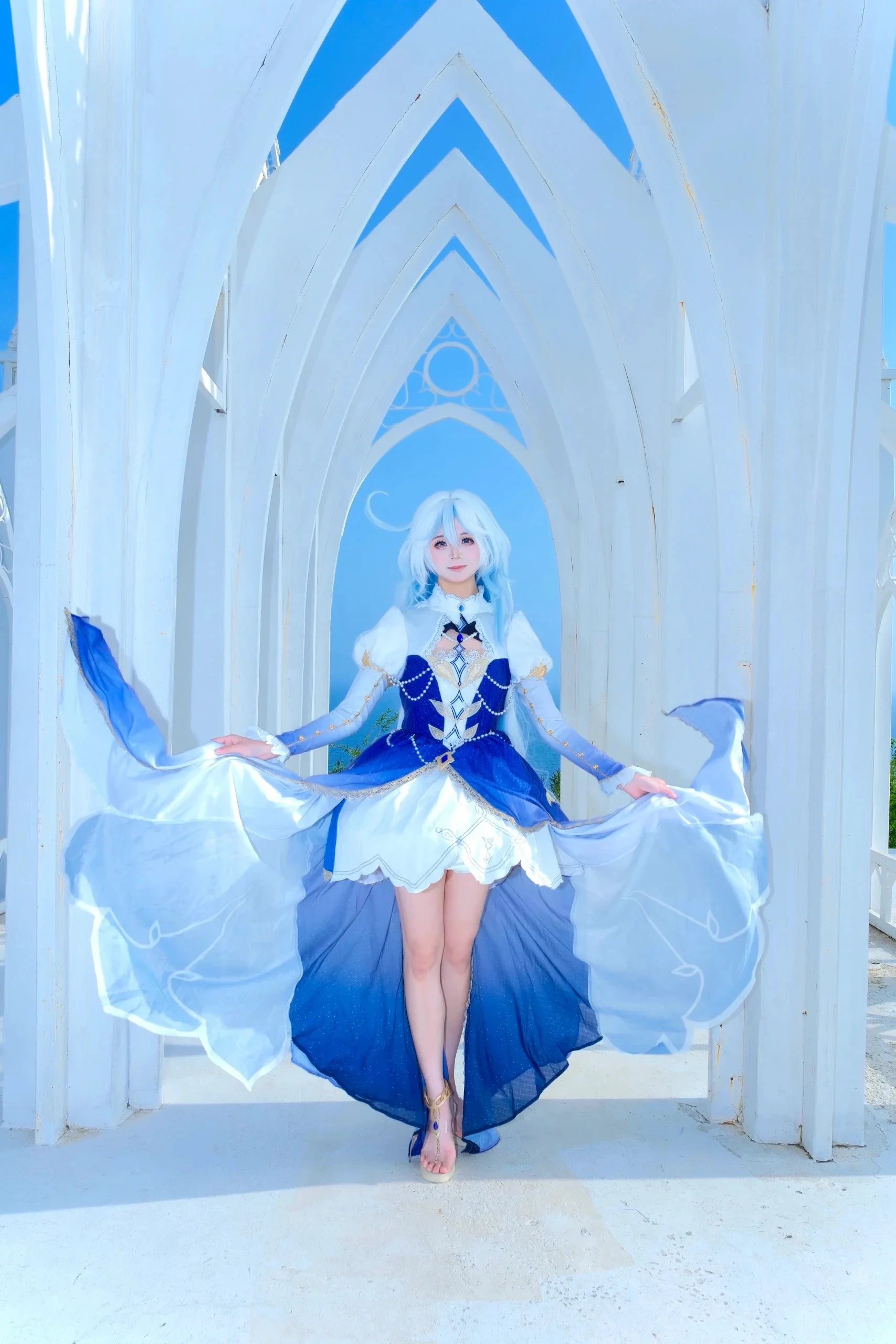 【芙宁娜cos】原神水神在纯白教堂的轻盈瞬间 - 第 9 张