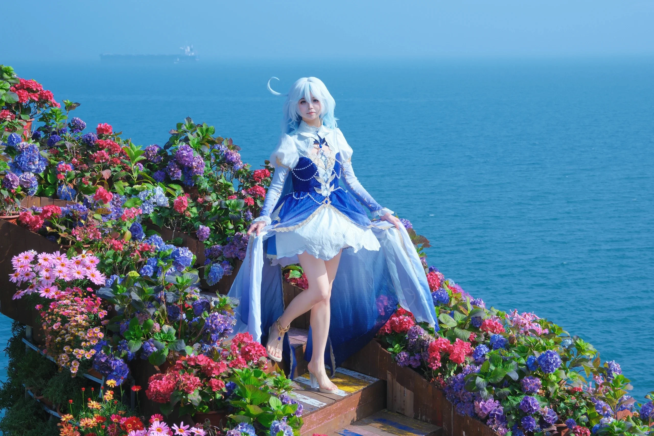 【芙宁娜cos】海边花园的午后，水之国度的人间真实 - 第 4 张