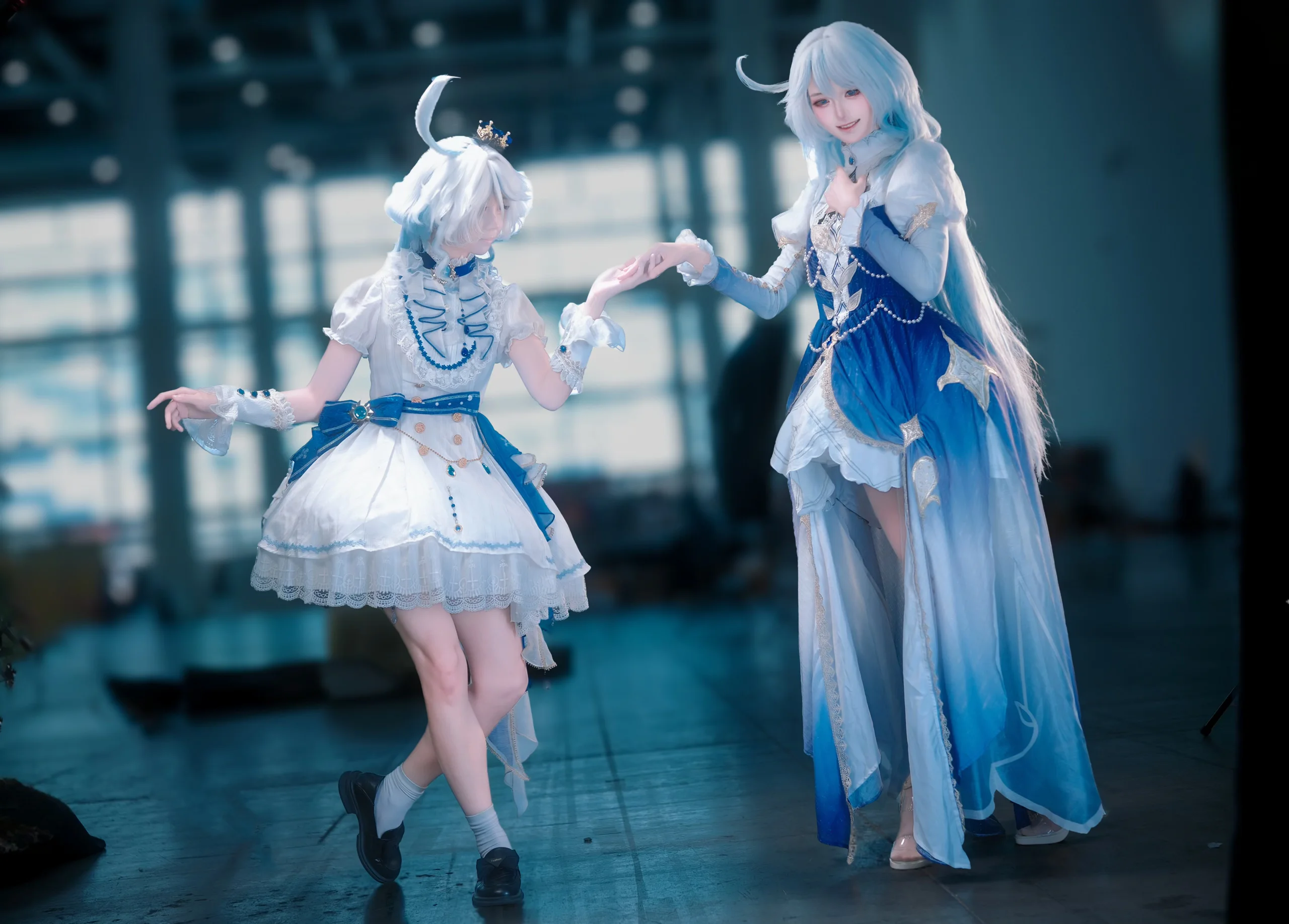 [Furina Cosplay] Genshin Impact Duo Waltz, Blue and White Dance Frozen in Time - Image 1