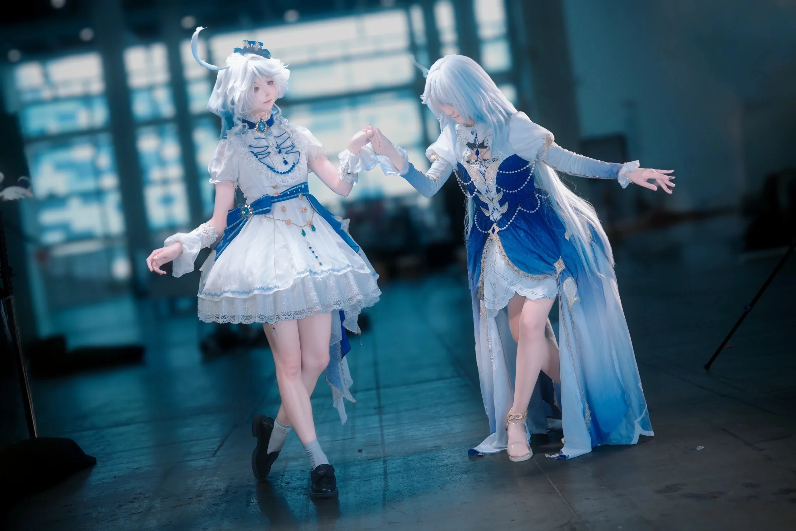 [Furina Cosplay] Genshin Impact Duo Waltz, Blue and White Dance Frozen in Time - Image 2