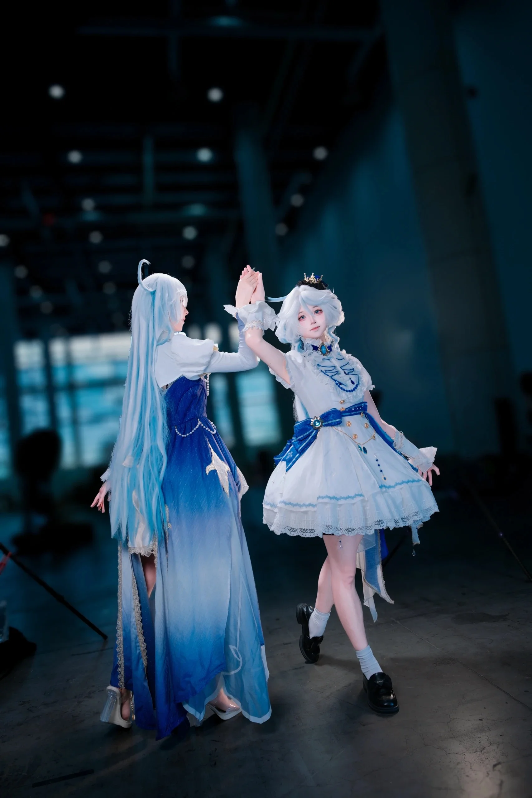 [Furina Cosplay] Genshin Impact Duo Waltz, Blue and White Dance Frozen in Time - Image 5