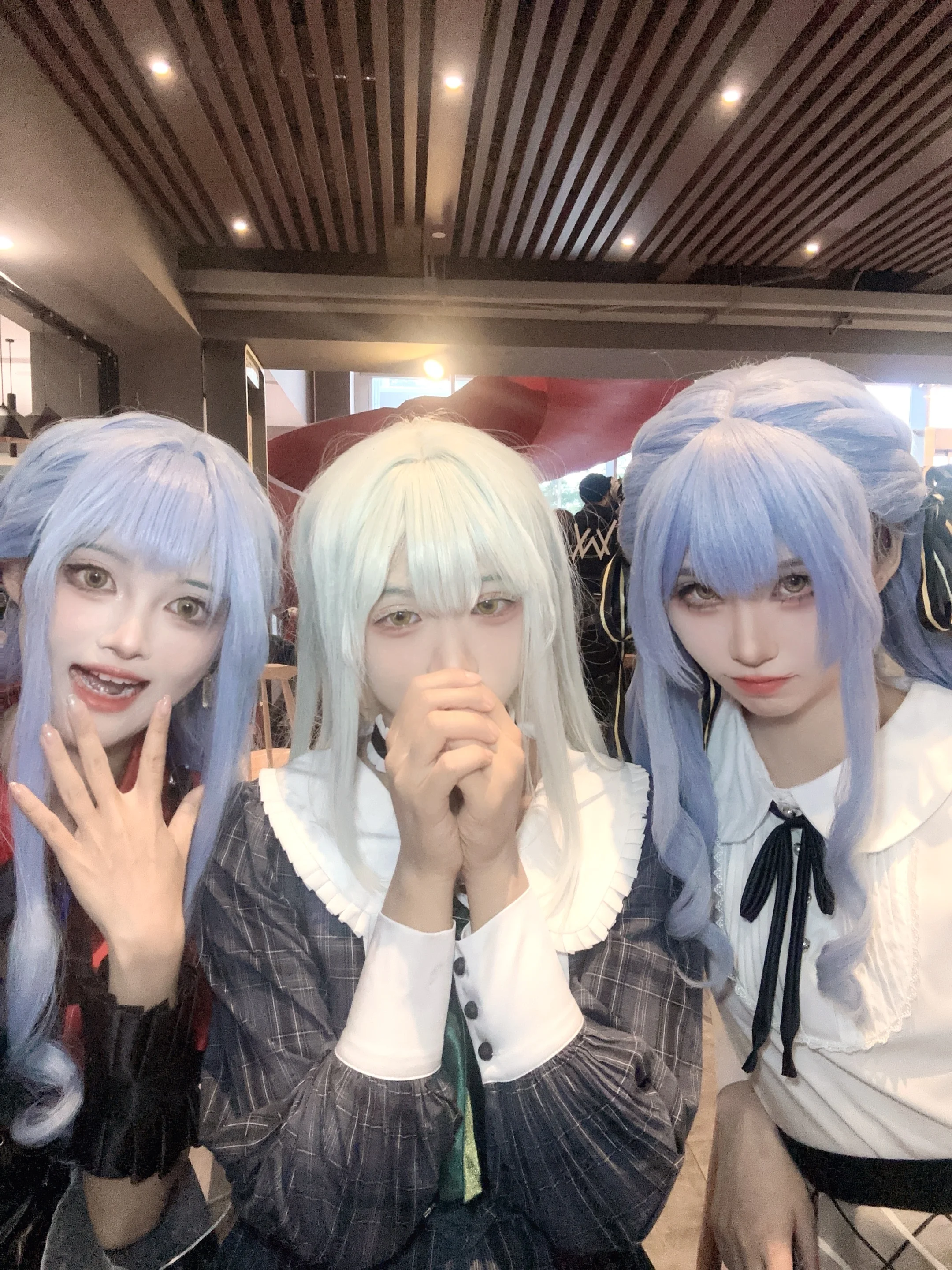 【若叶睦与丰川祥子cos】广州萤火虫外场双祥与睦的三人团拍 - 第 3 张