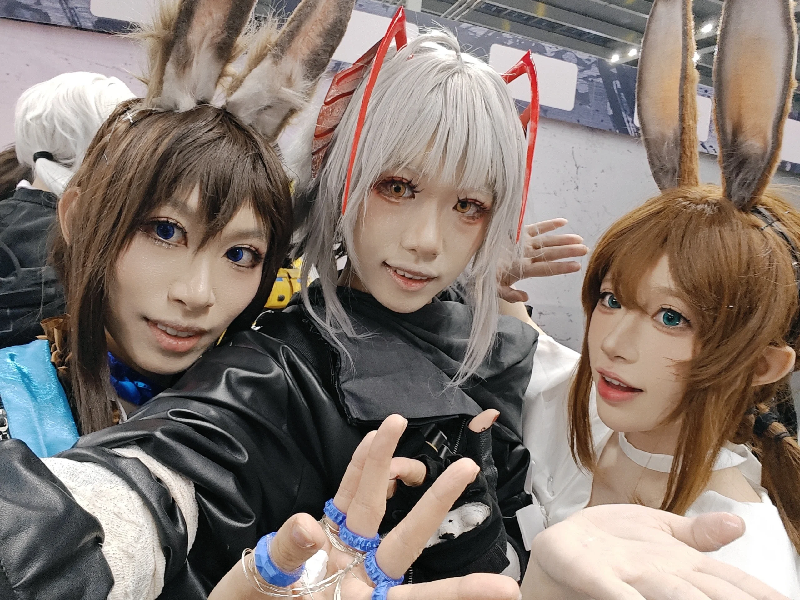 [Arknights Cosplay] Full Roster at Shenzhen Anime Festival: Amiya, Kal'tsit, and Wishadel Group Shoot - Image 2