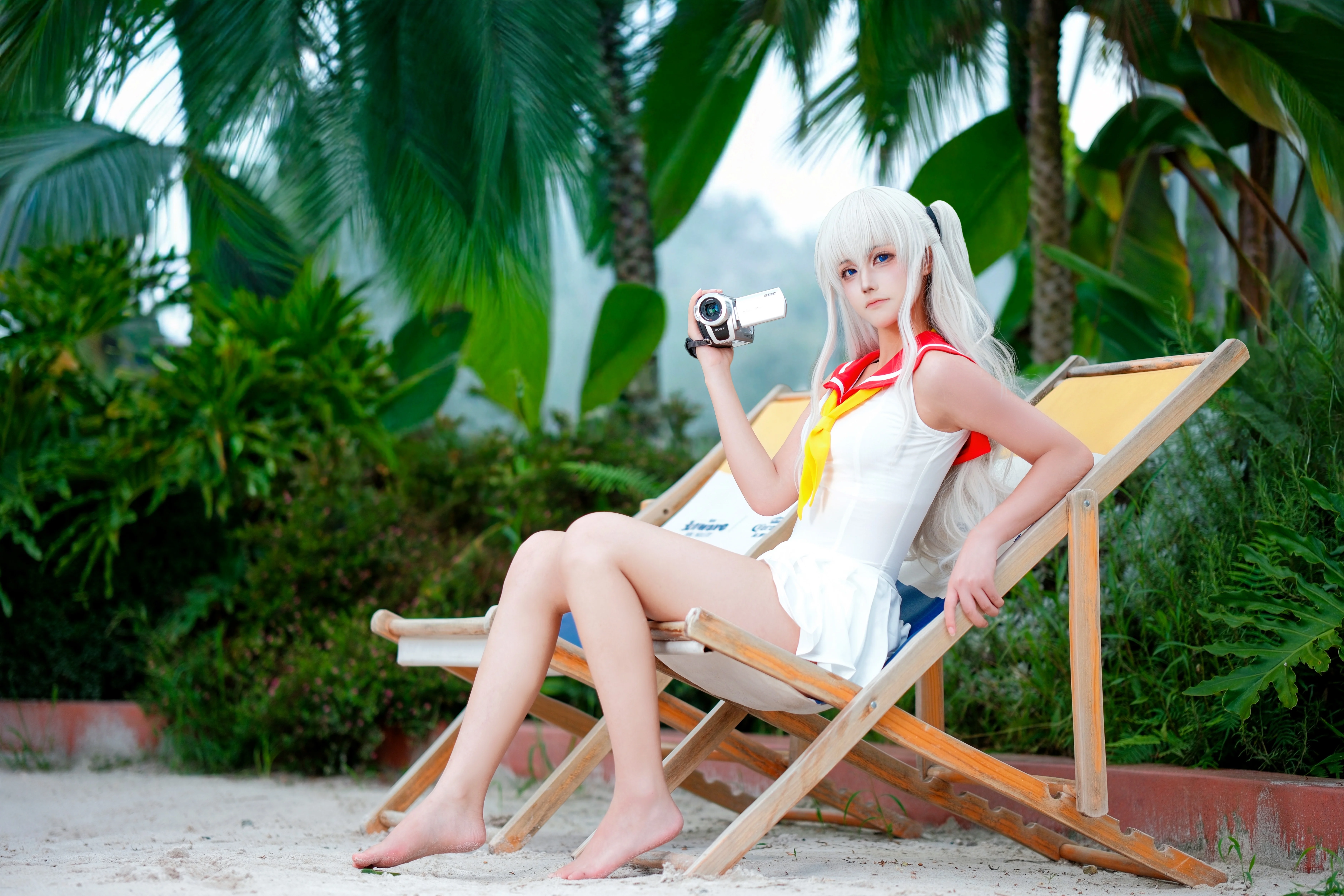 【友利奈緒cos】烈日沙灘與白色泳裝的清爽定格 - 第 7 張