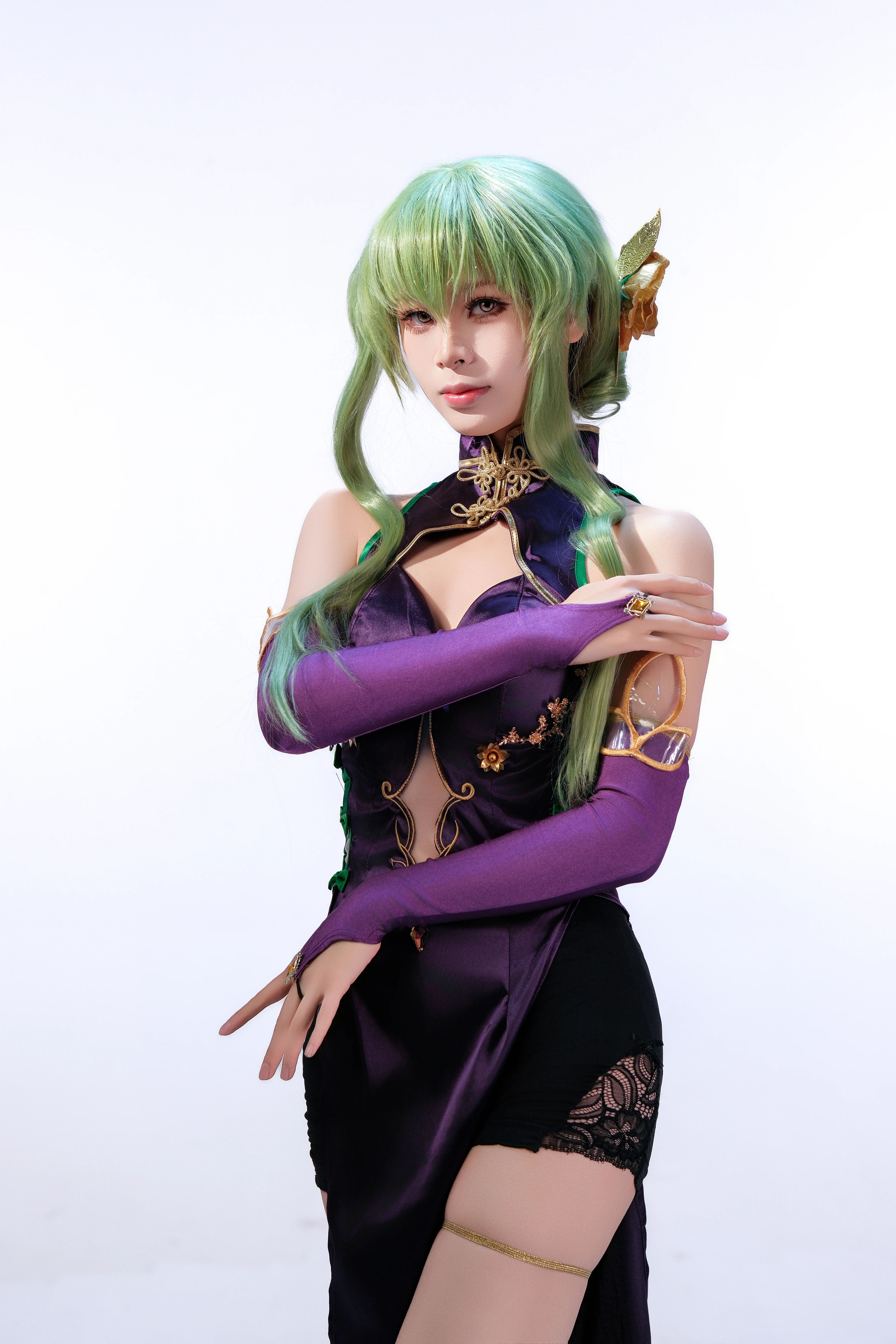 【C.C.cos】反叛的鲁路修旗袍造型，绿发紫衣的魅惑演绎 - 第 2 张