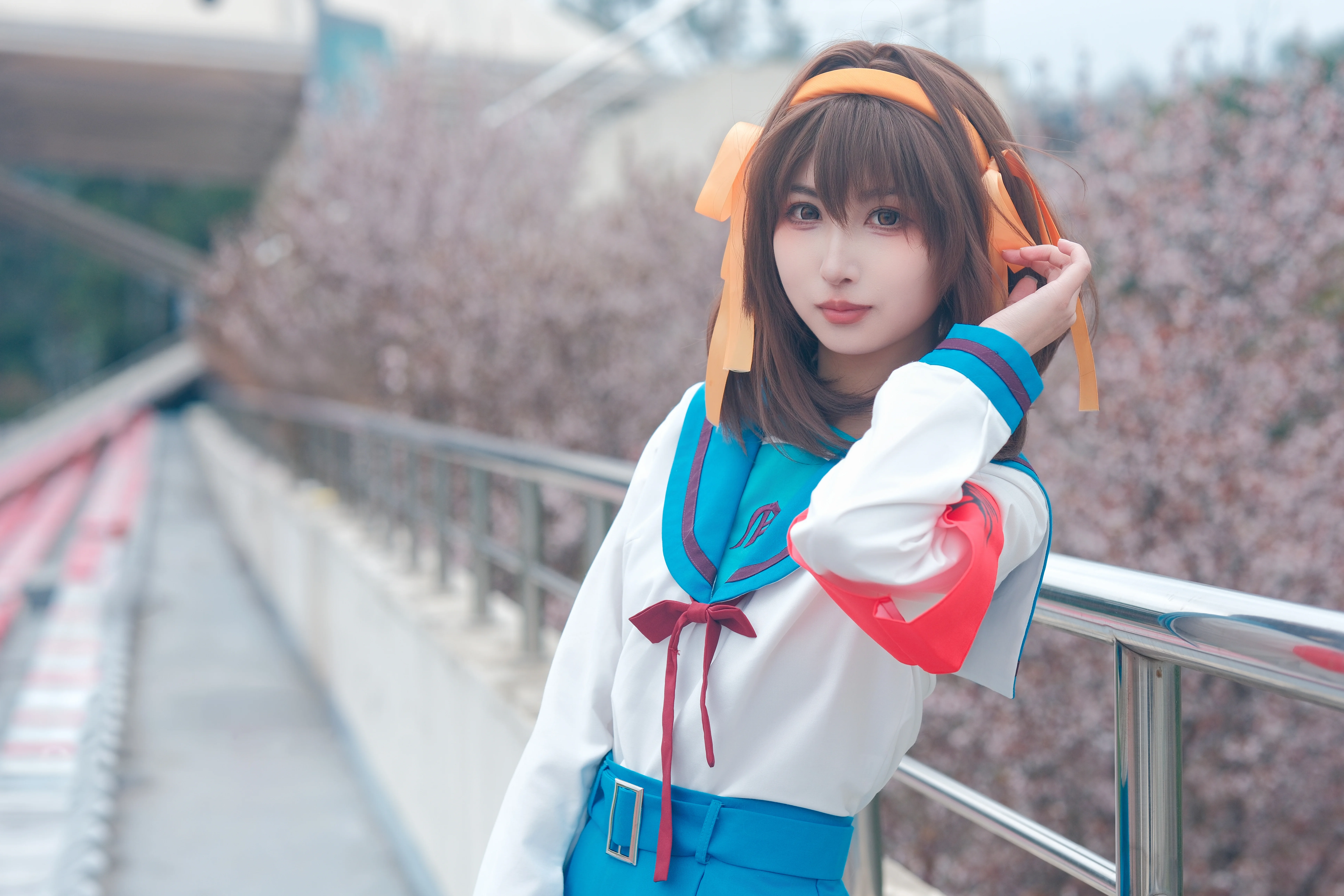 【涼宮ハルヒコスプレ】放送20周年記念、北高の校舎へ戻るクラシックな瞬間 - 3 枚目