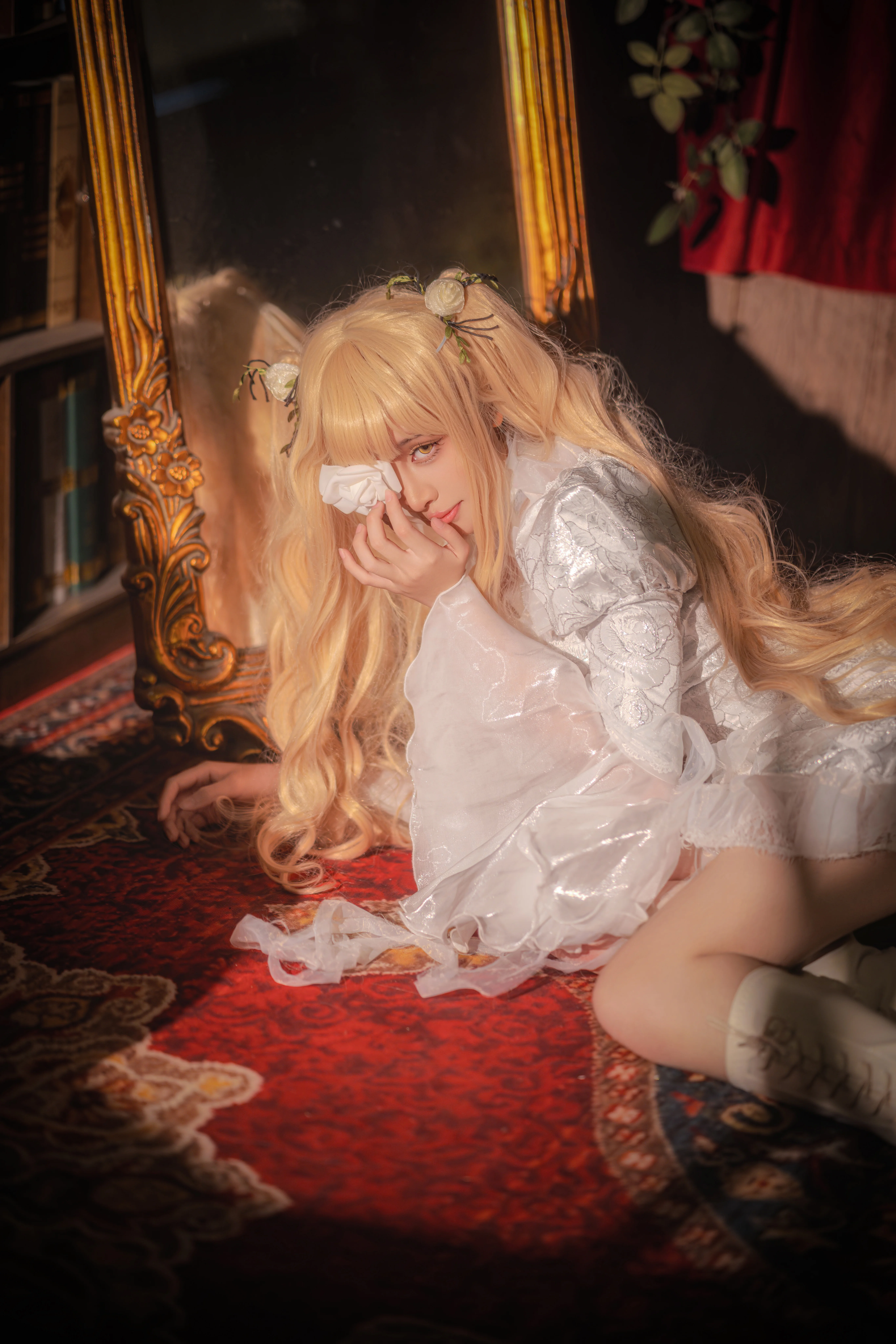 【雪华绮晶cos】蔷薇少女的蔷薇梦境，白玫瑰与洋装的唯美定格