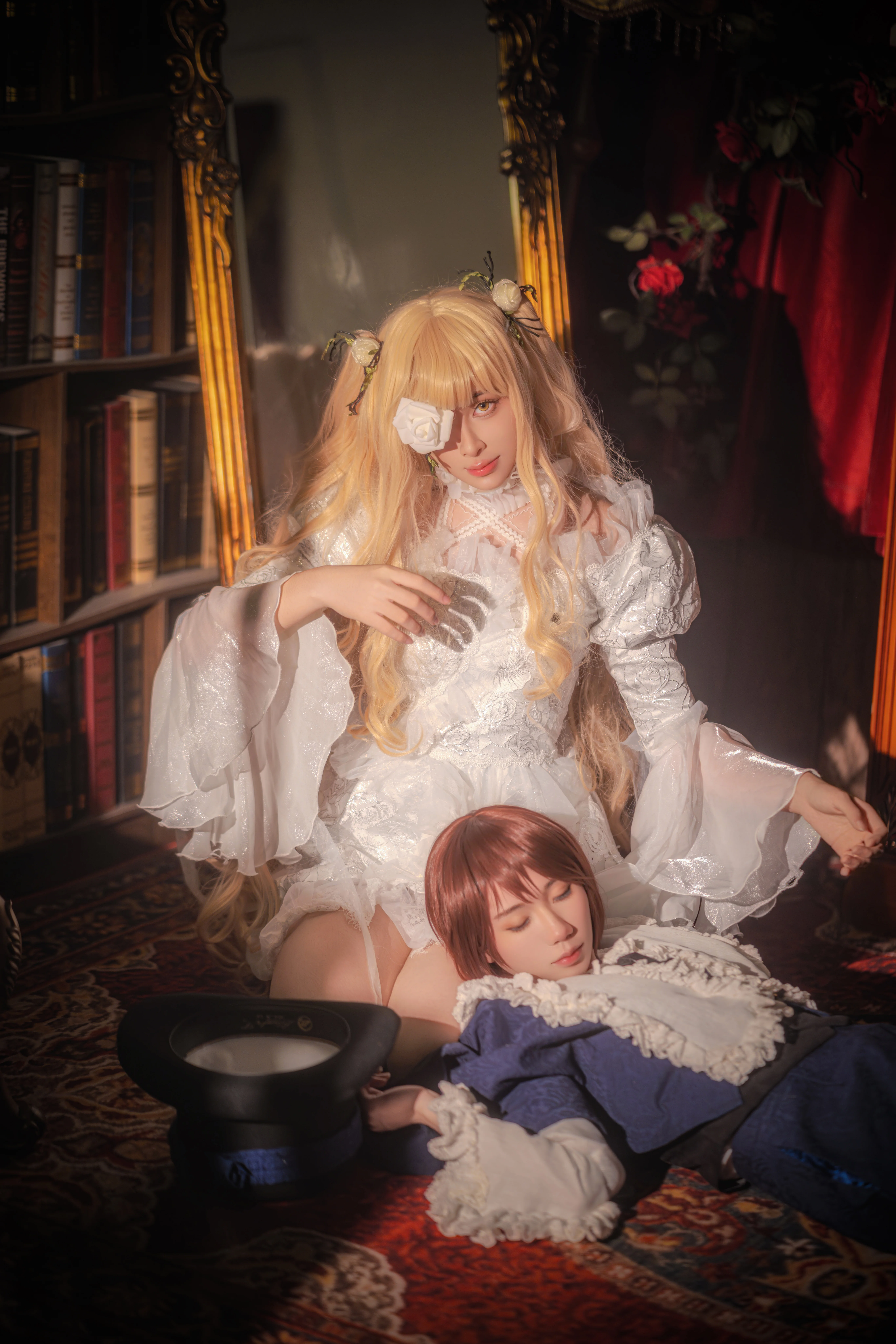 【雪华绮晶cos】蔷薇少女的蔷薇梦境，白玫瑰与洋装的唯美定格 - 第 4 张