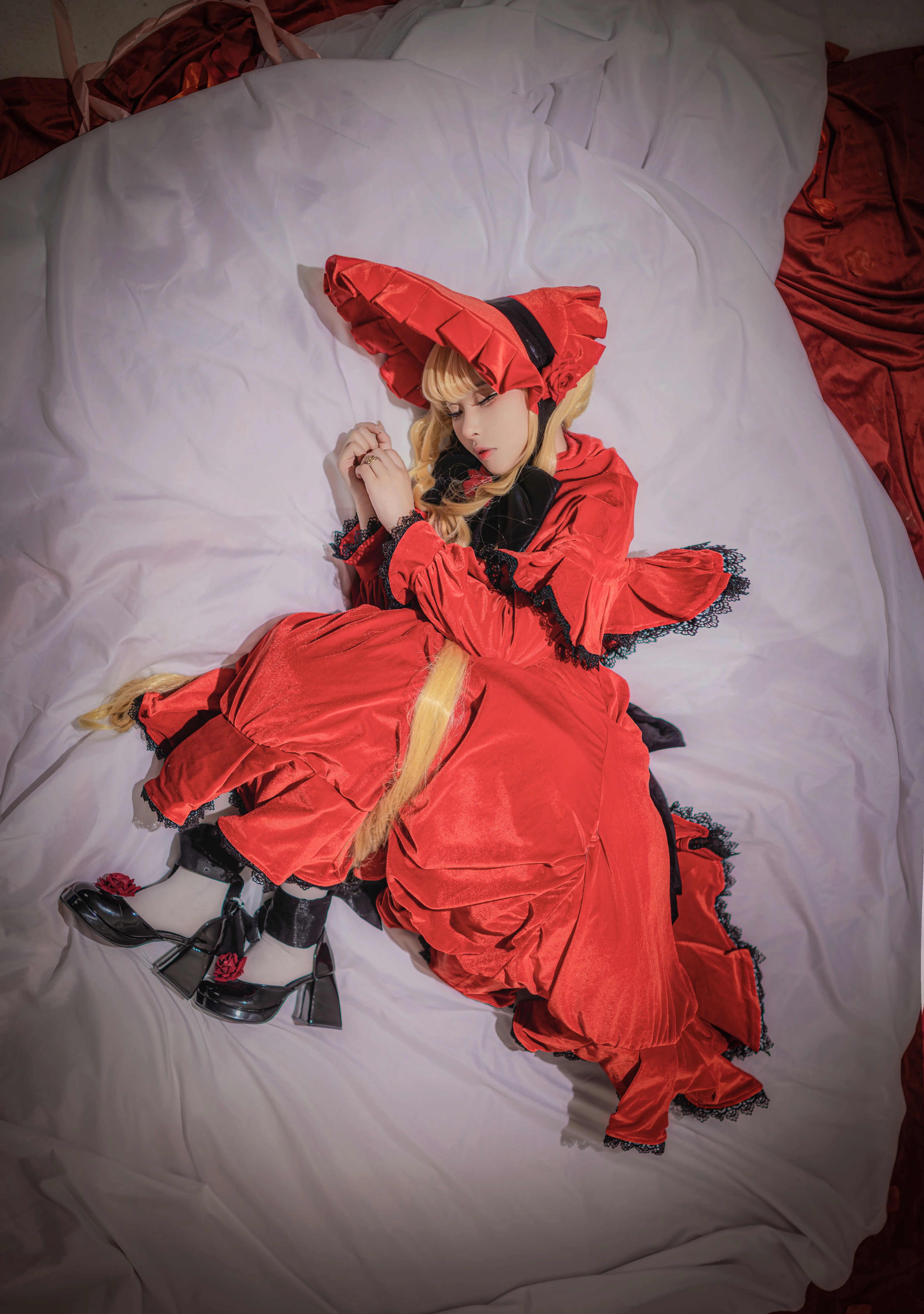 【真红cos】蔷薇少女团片，红丝绒与复古金镜的梦幻碰撞 - 第 2 张