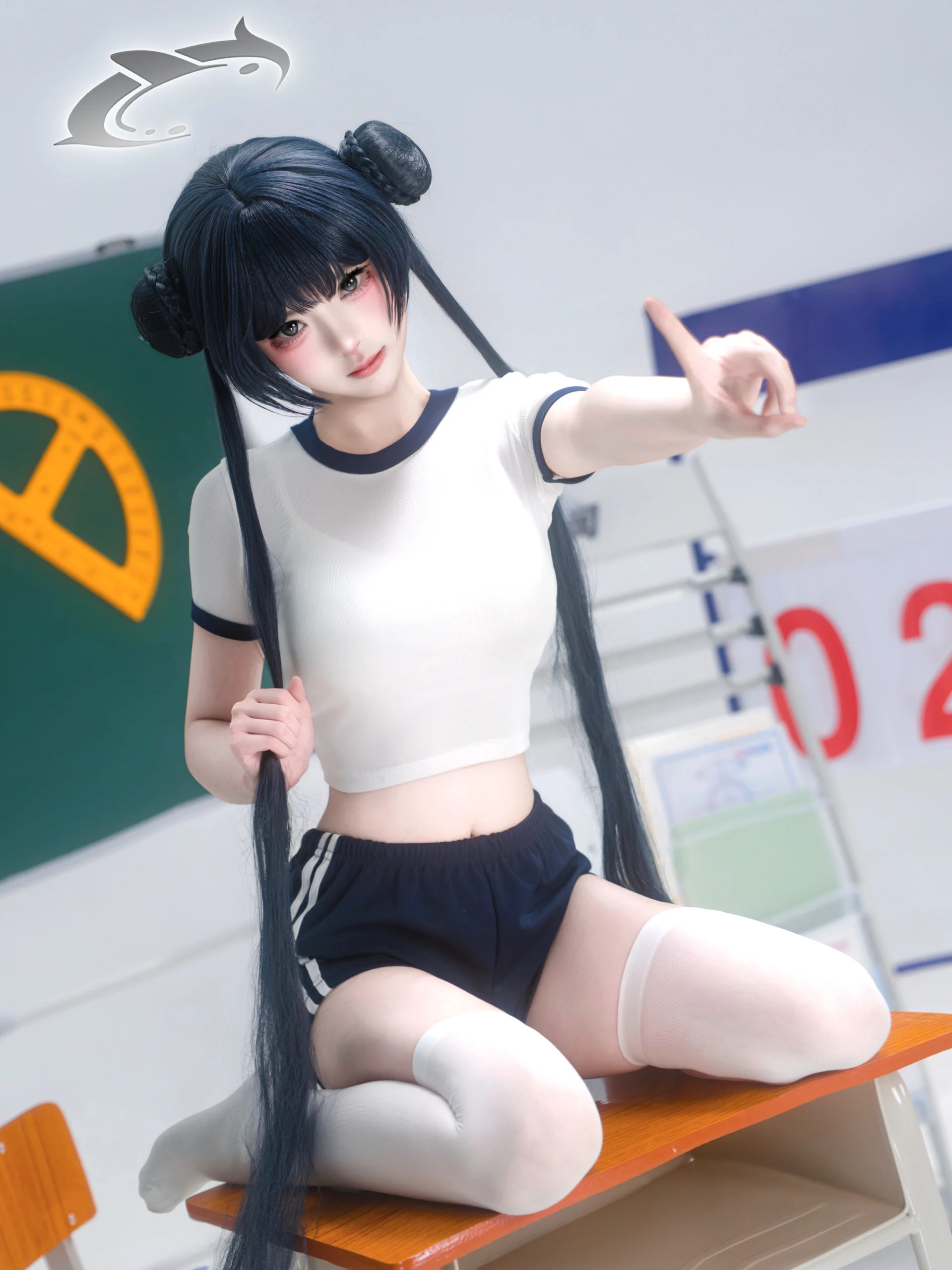 [龙华妃咲cos] 碧蓝档案体操服造型还原，从容自信的校园风采 - 第 1 张