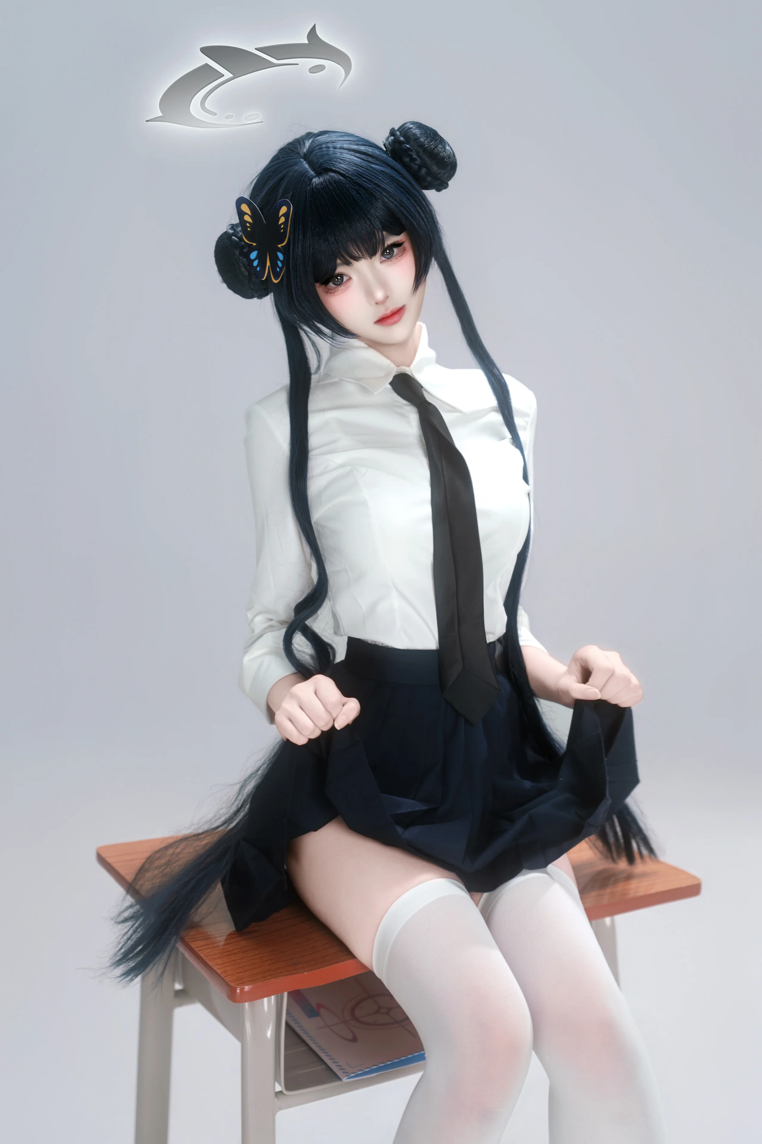 【龙华妃咲cos】蔚蓝档案的校园制服还原，白衬衫与黑领带的经典搭配