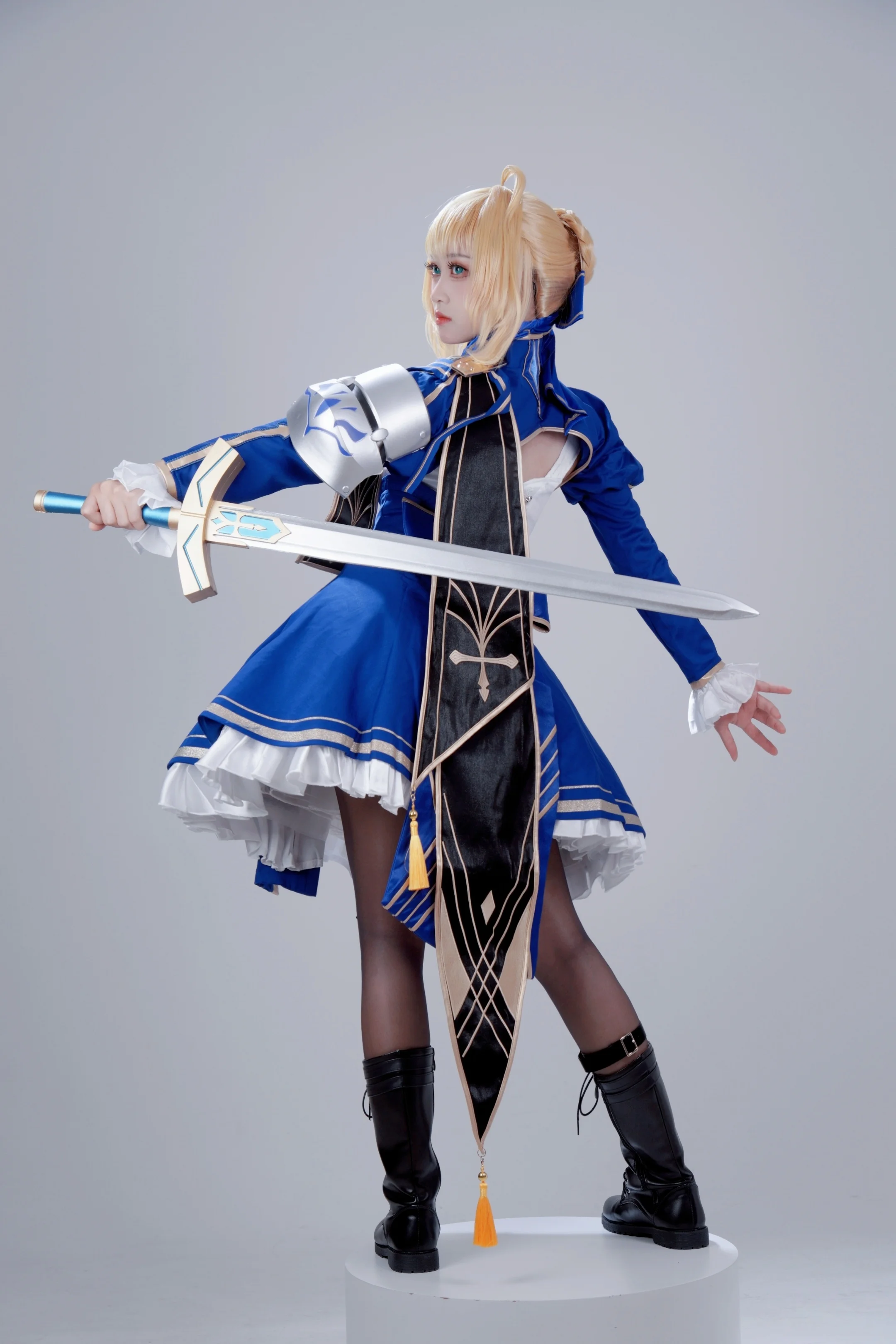 【sabercos】崩壞星穹鐵道藍金戰袍與長劍的視覺還原 - 第 1 張