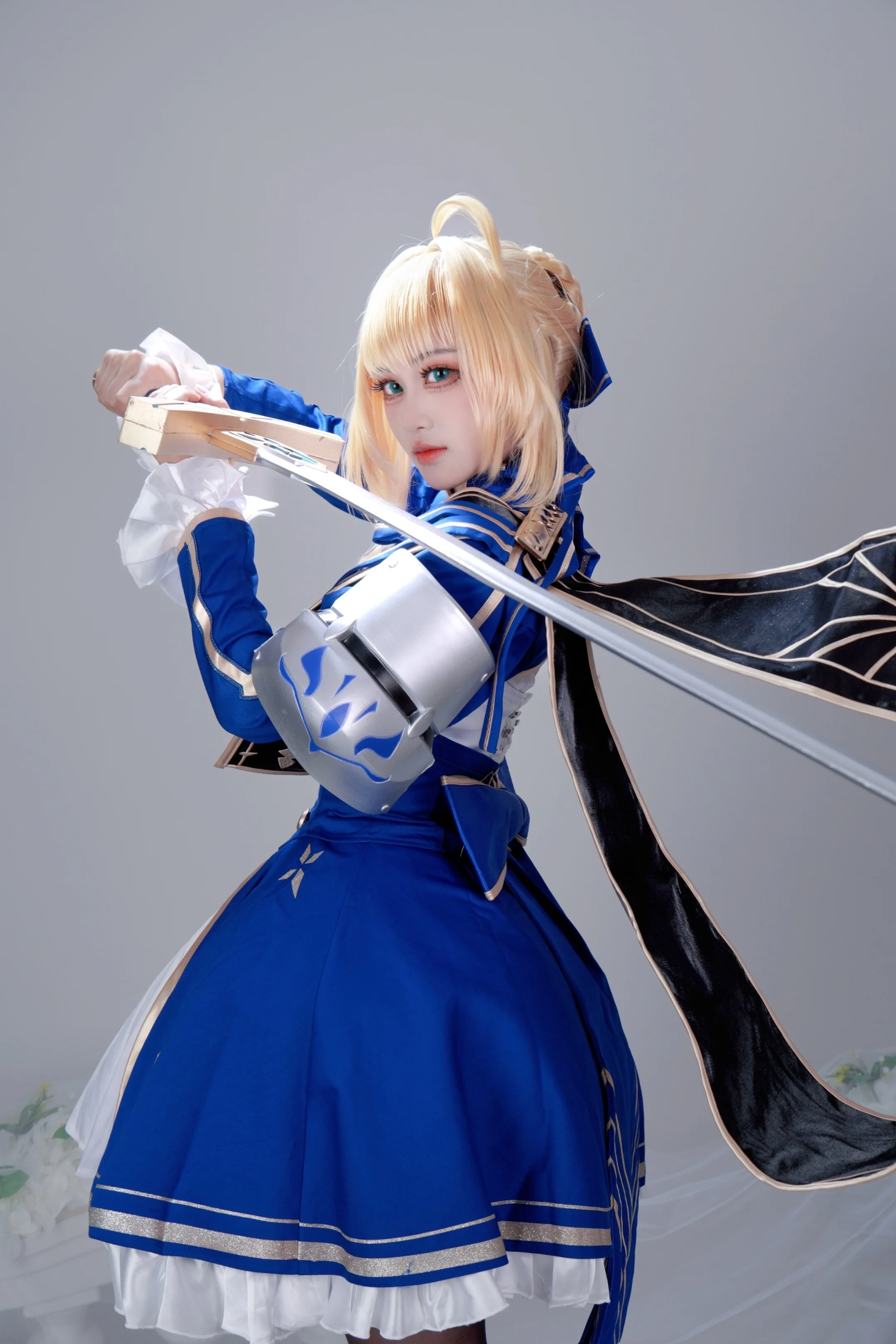 【sabercos】崩壞星穹鐵道藍金戰袍與長劍的視覺還原 - 第 4 張