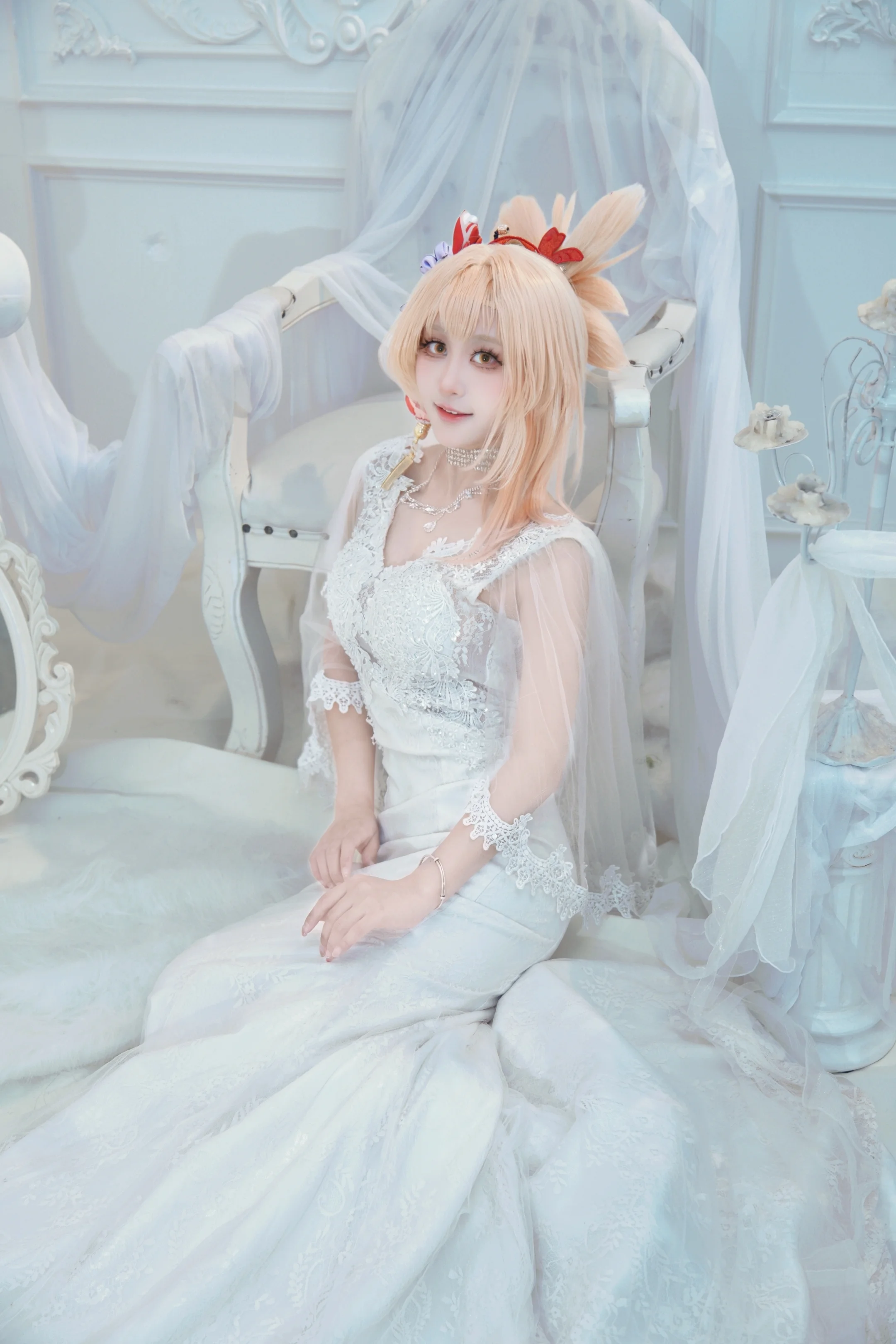 宵宫cos 原神：纯白婚纱与烟花少女的浪漫碰撞 - 第 2 张