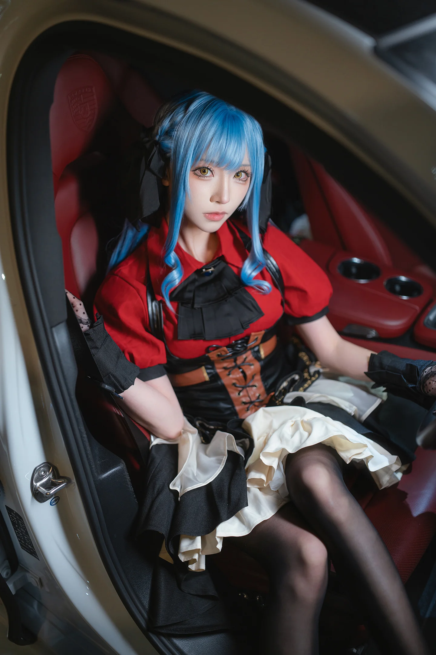 【丰川祥子cos】Ave Mujica的日常侧写，红黑束腰与蓝色卷发
