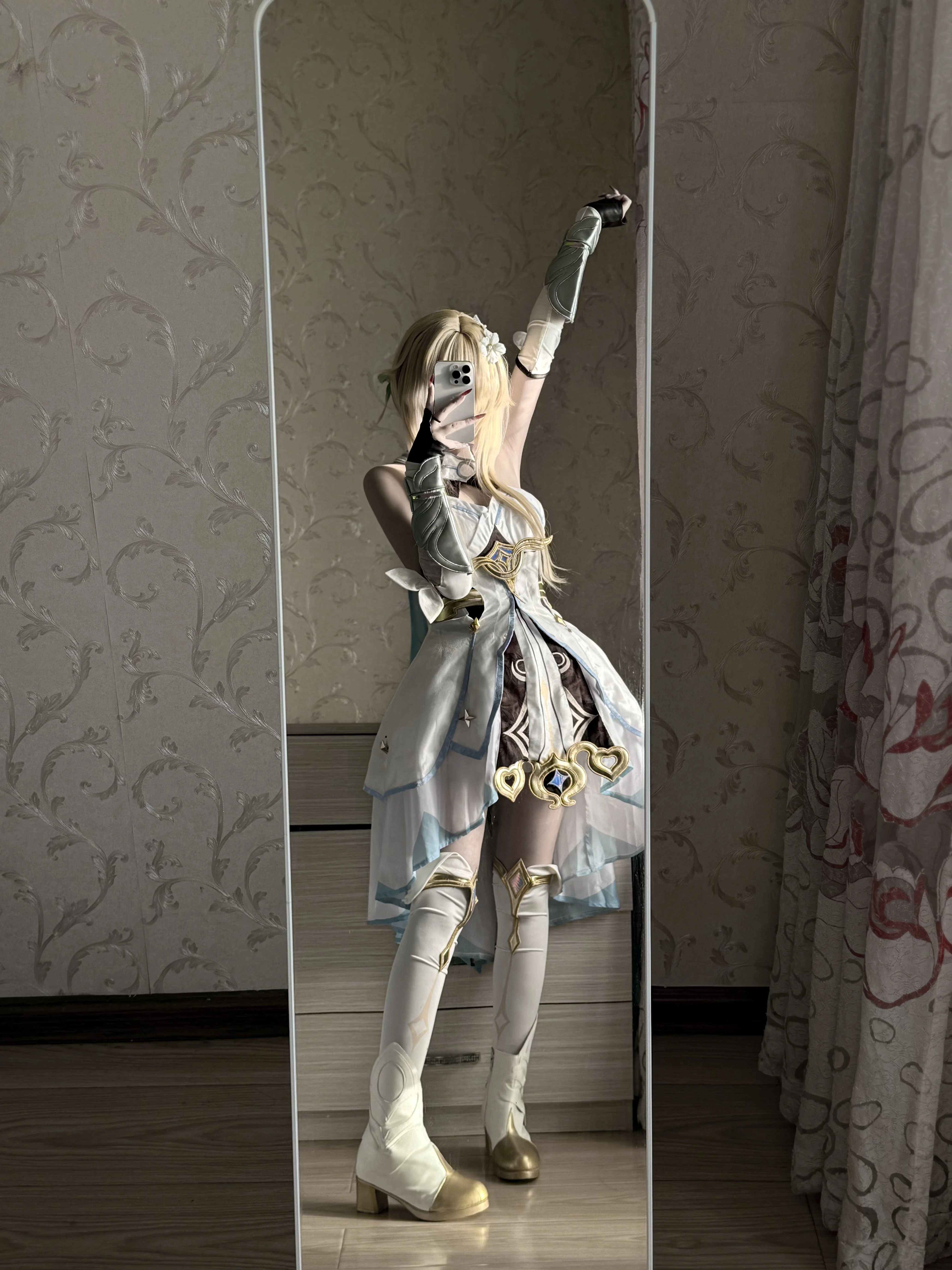 【荧cos】原神少女骑士造型定妆照，白蓝金配色清爽来袭