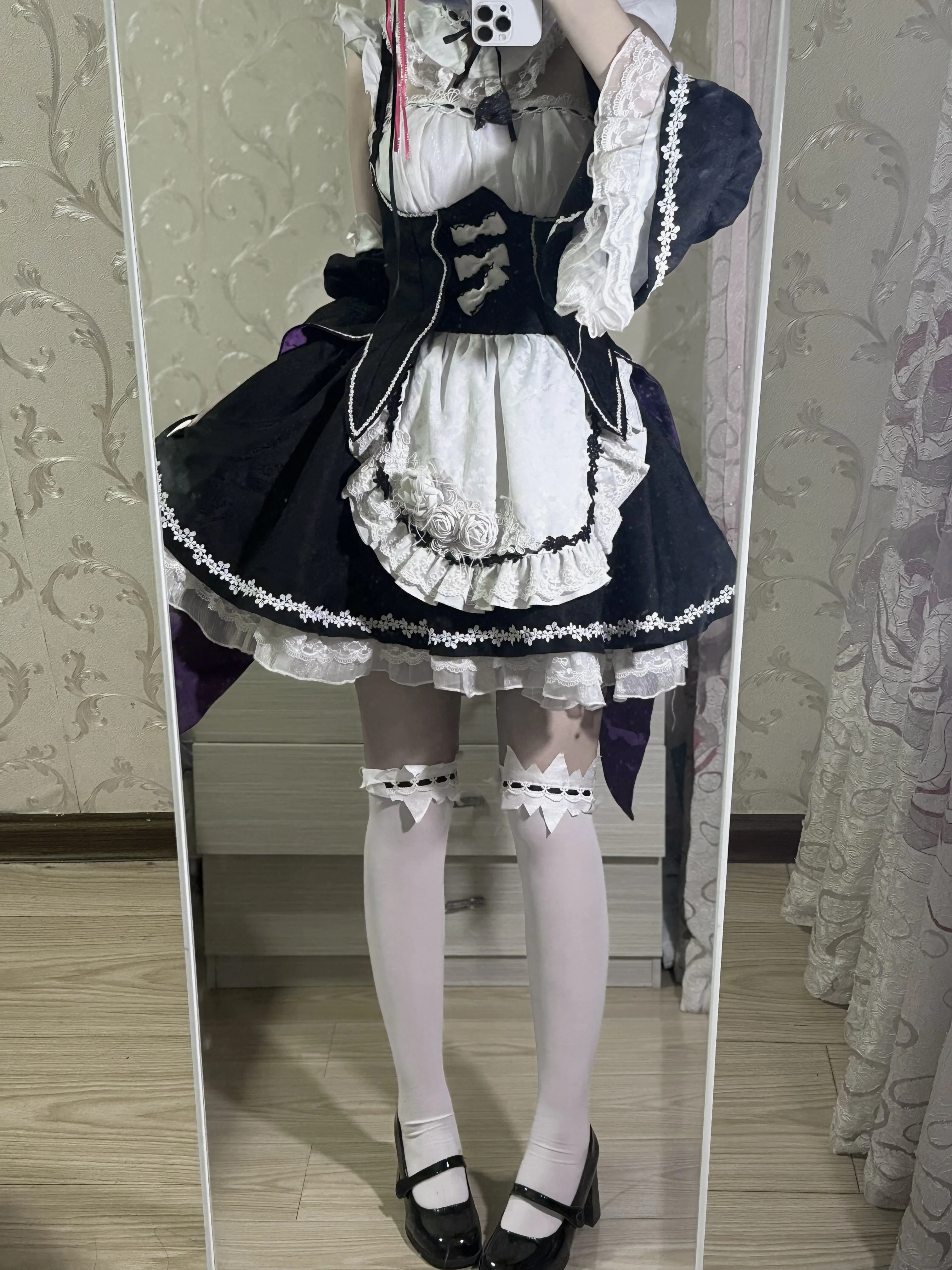 [Rem Cosplay] Re:Zero − Starting Life in Another World, Putting on the Maid Outfit to Restore that Bond - Image 3