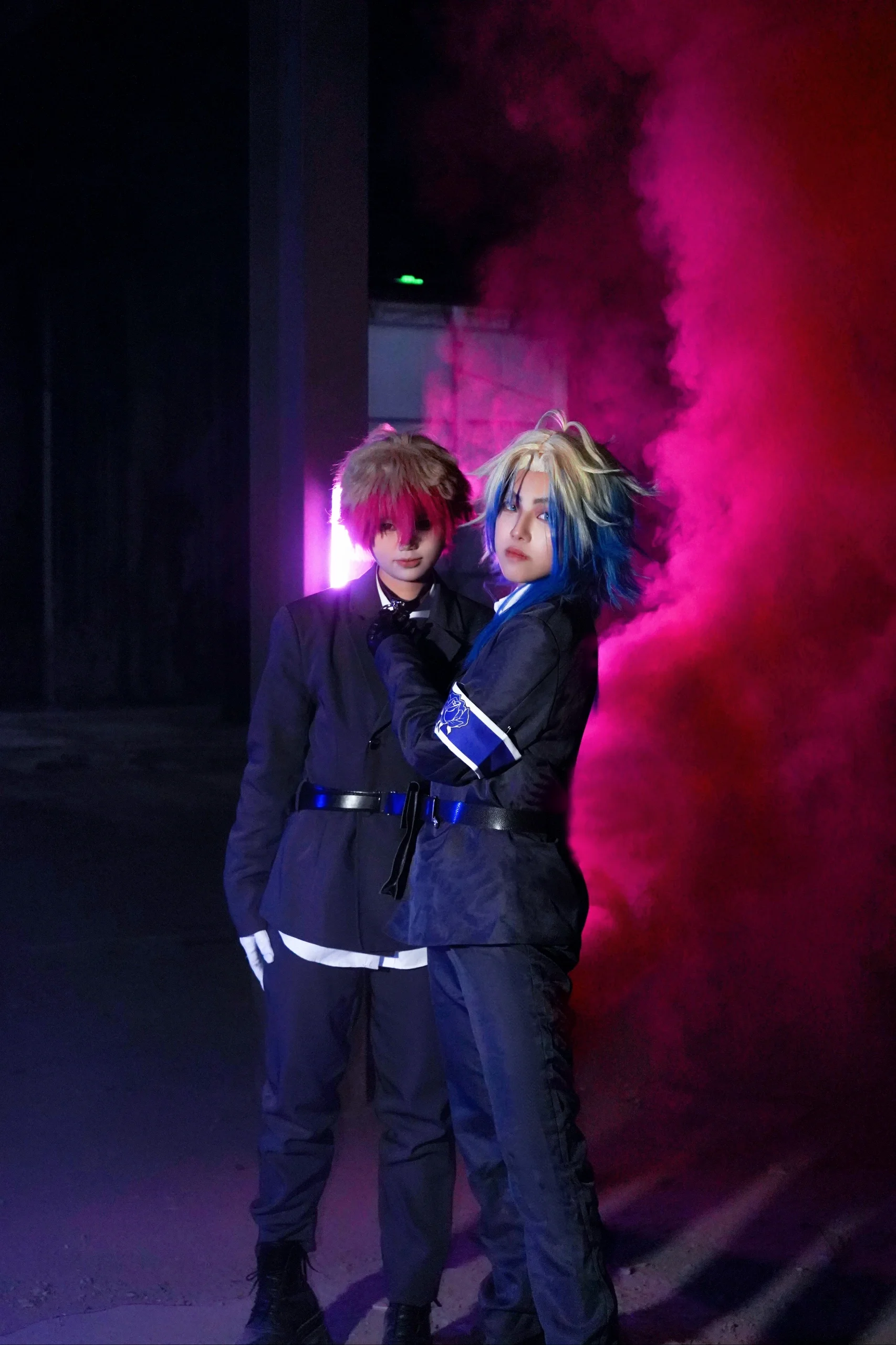 【凯撒cos】蓝色监狱双人正片，赛博废土风的夜间拍摄 - 第 3 张
