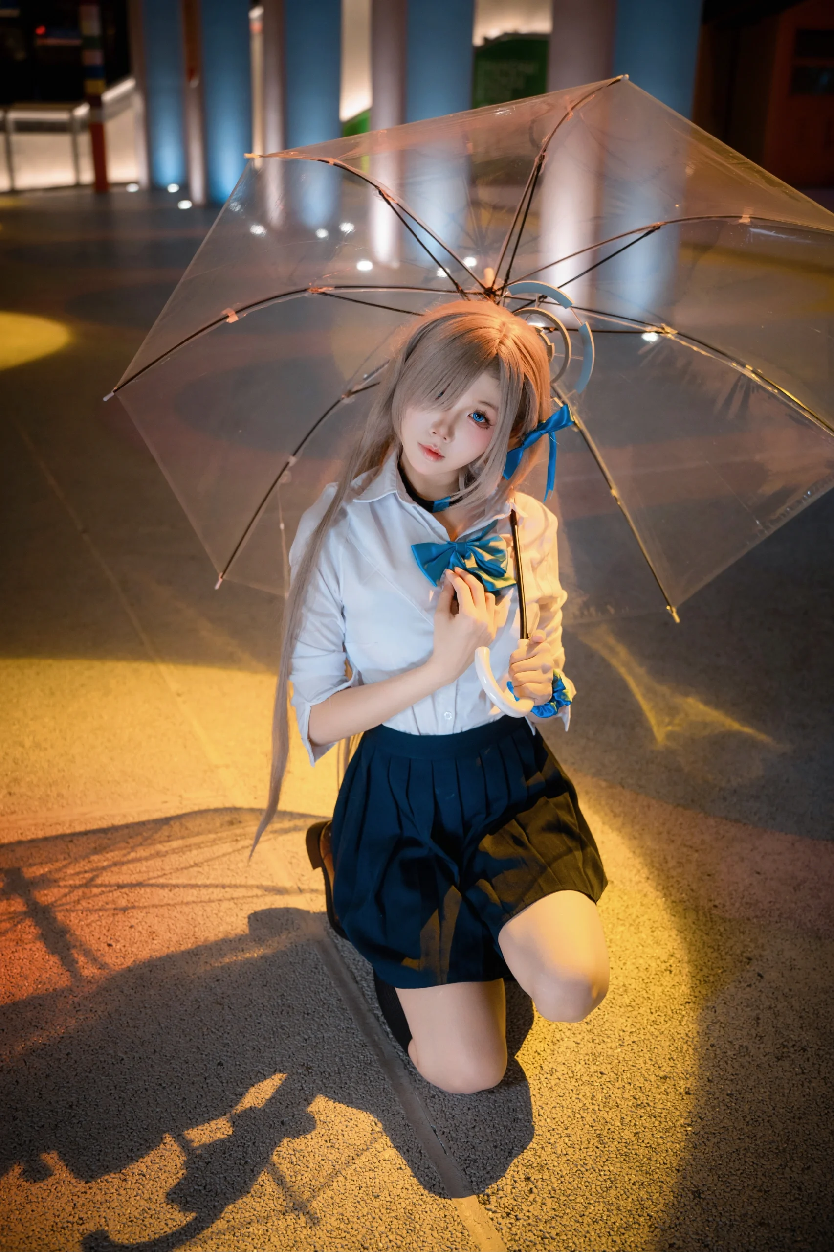 [一之濑明日奈cos] 梦核公园的蓝光夜雨与透明伞